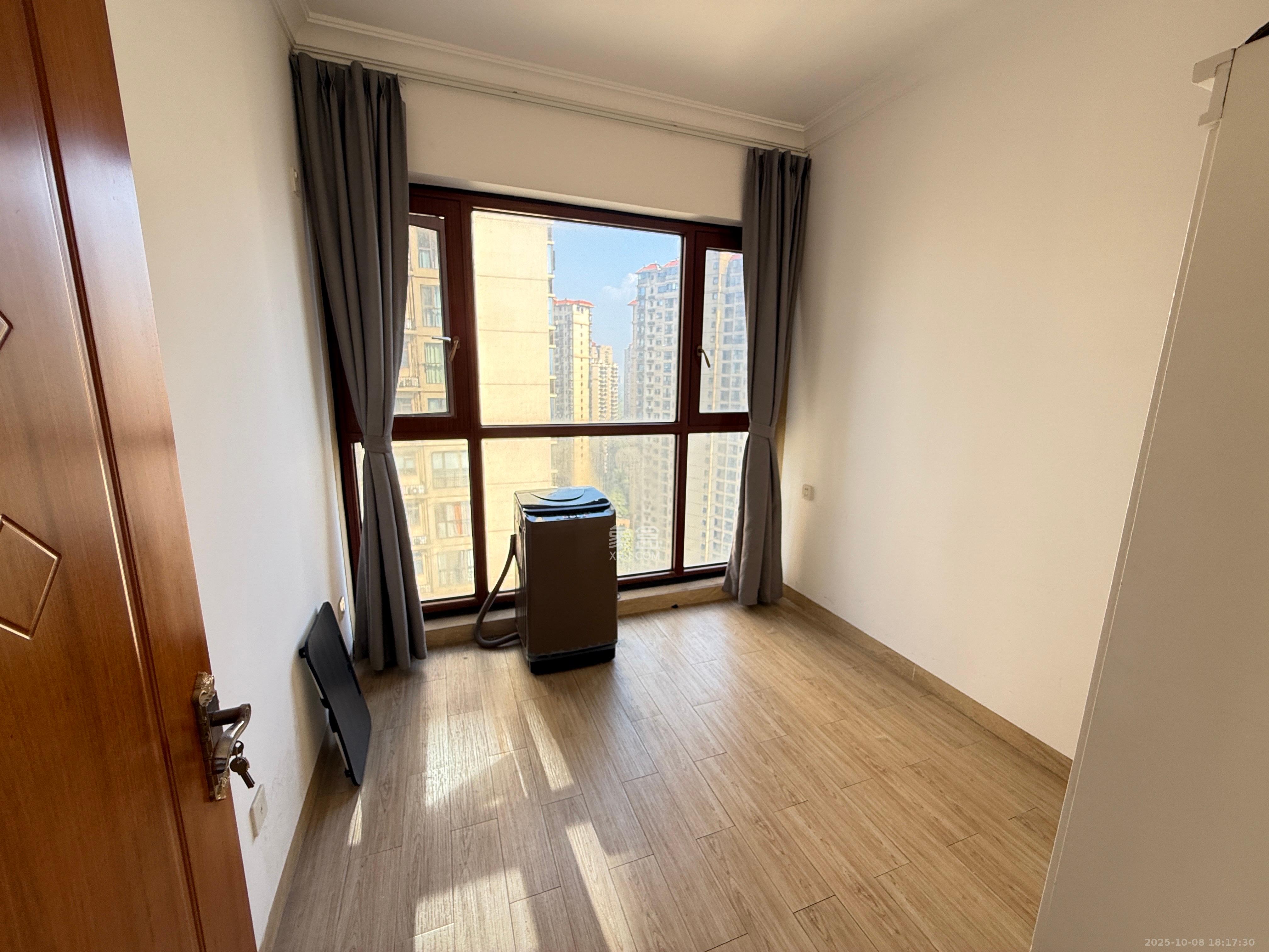 江山帝景哈佛  3室2厅1卫    2200.0元/月室内图