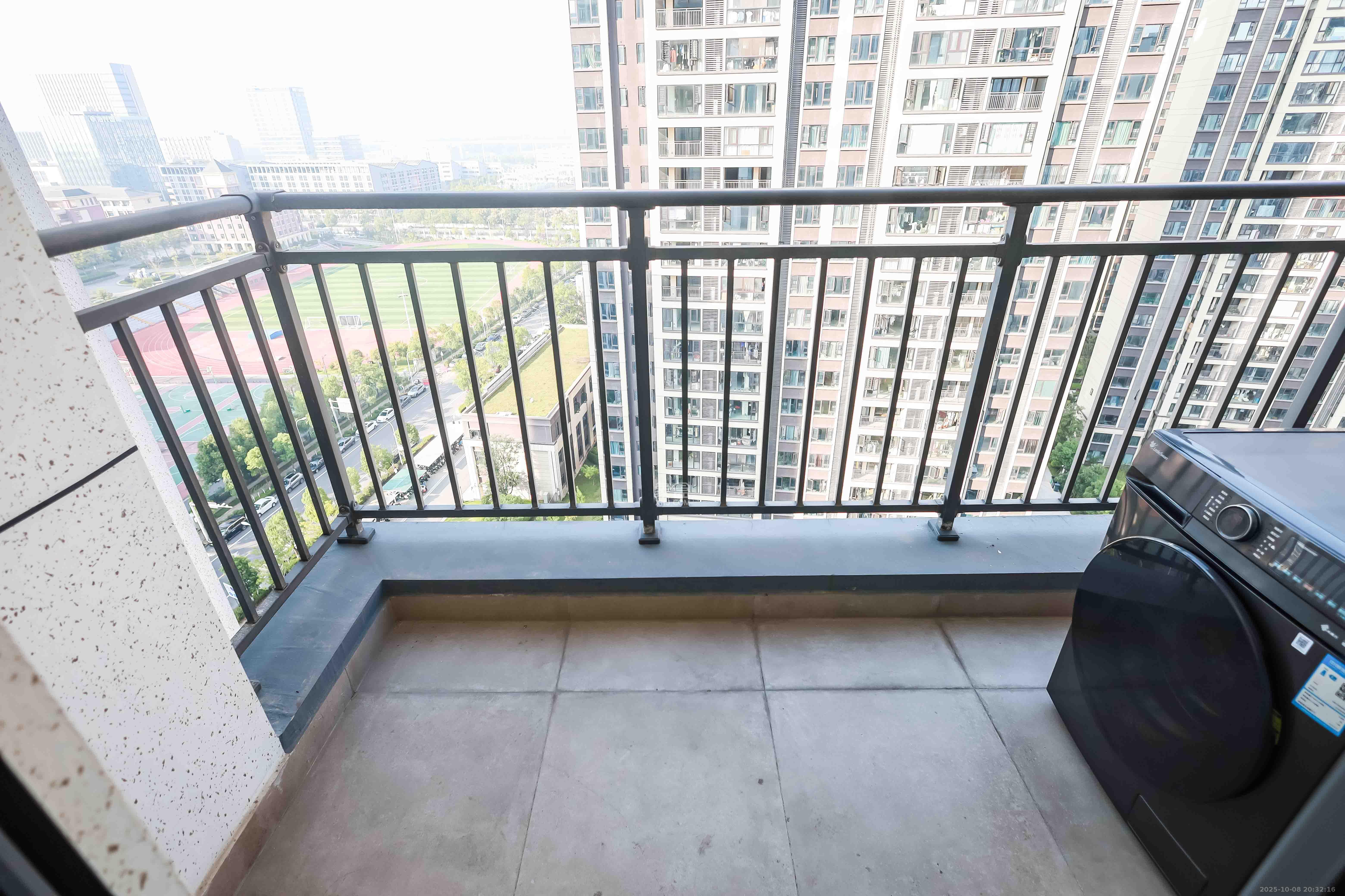 保利恒伟时光印象  4室2厅2卫    136.0万阳台