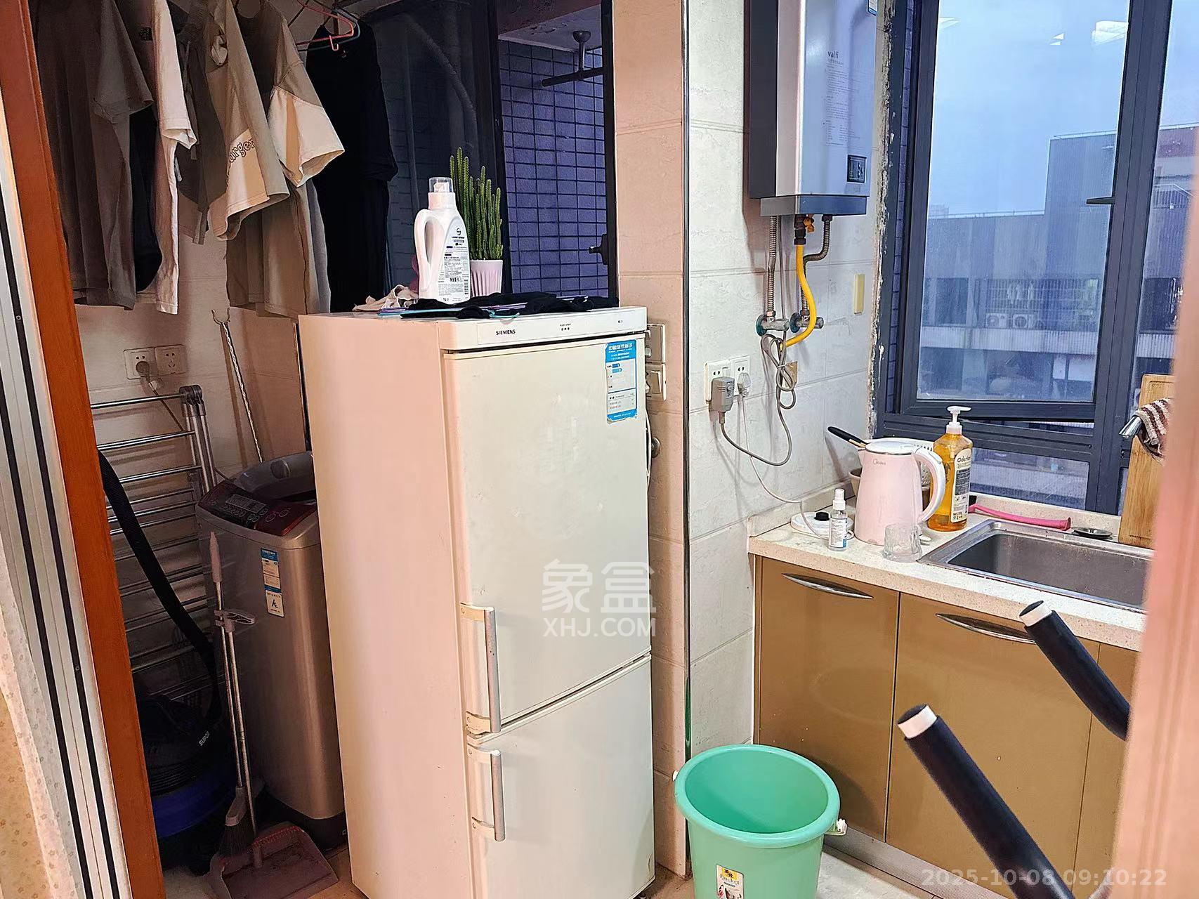 亚商国际 1室1厅1卫 1400.0元/月 亚商国际 1室1厅1卫 1400.0元/月室内图