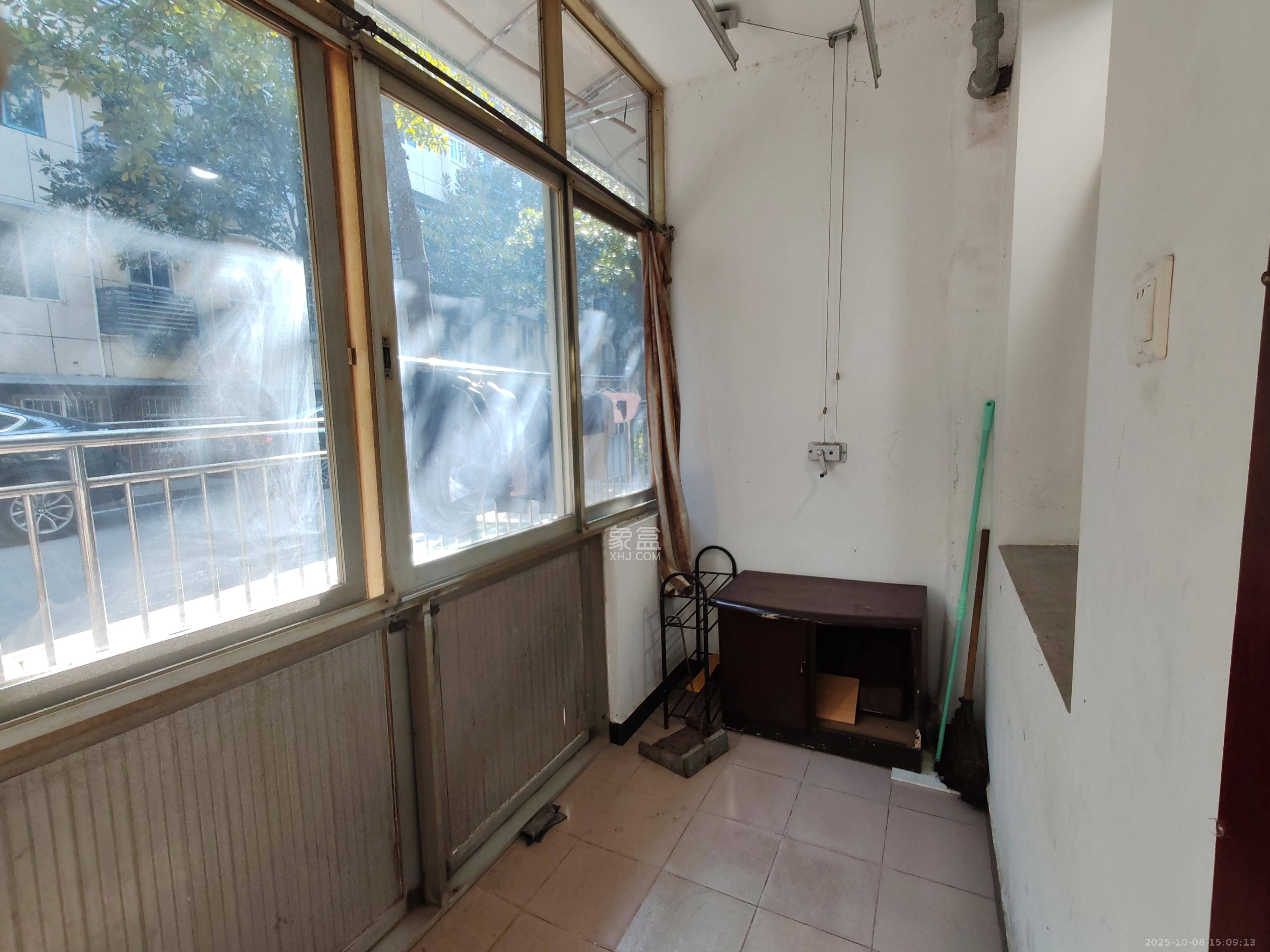 公交金盆小区 2室1厅1卫 1300.0元/月 公交金盆小区 2室1厅1卫 1300.0元/月室内图