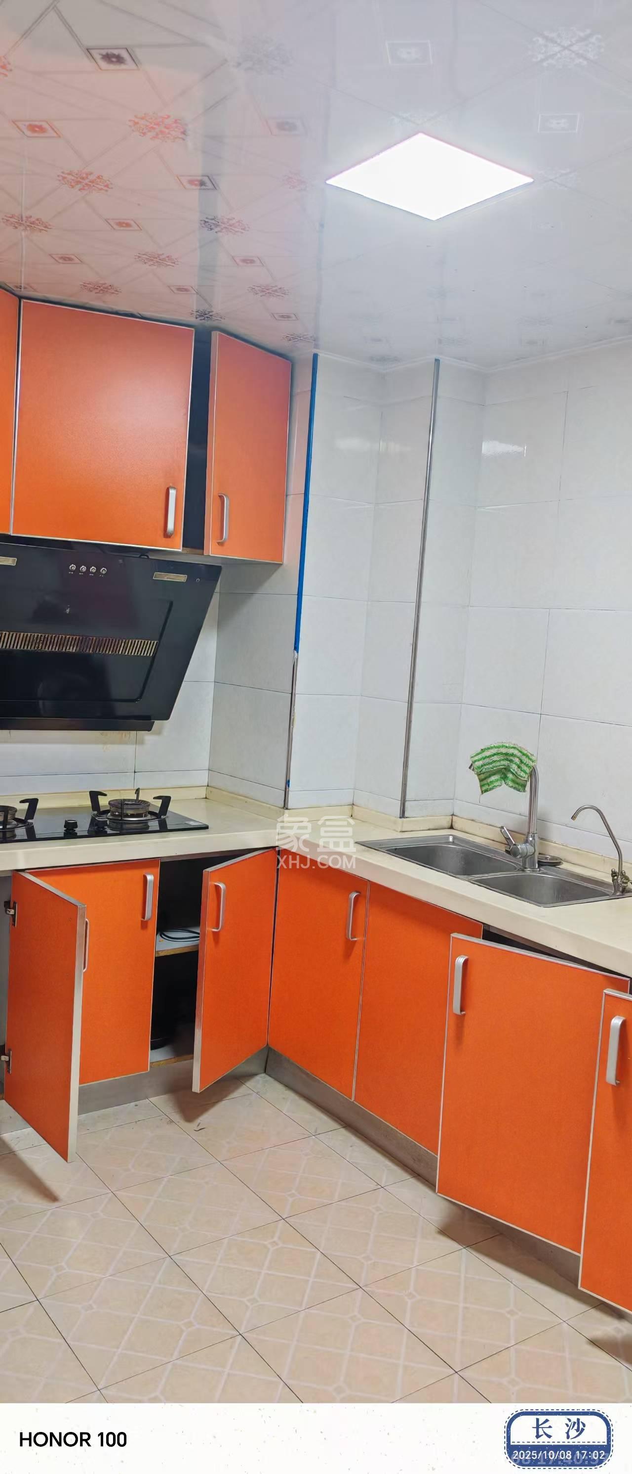 上峰苑(兰亭玥岛)  2室2厅1卫    2100.0元/月 上峰苑(兰亭玥岛)  2室2厅1卫    2100.0元/月室内图