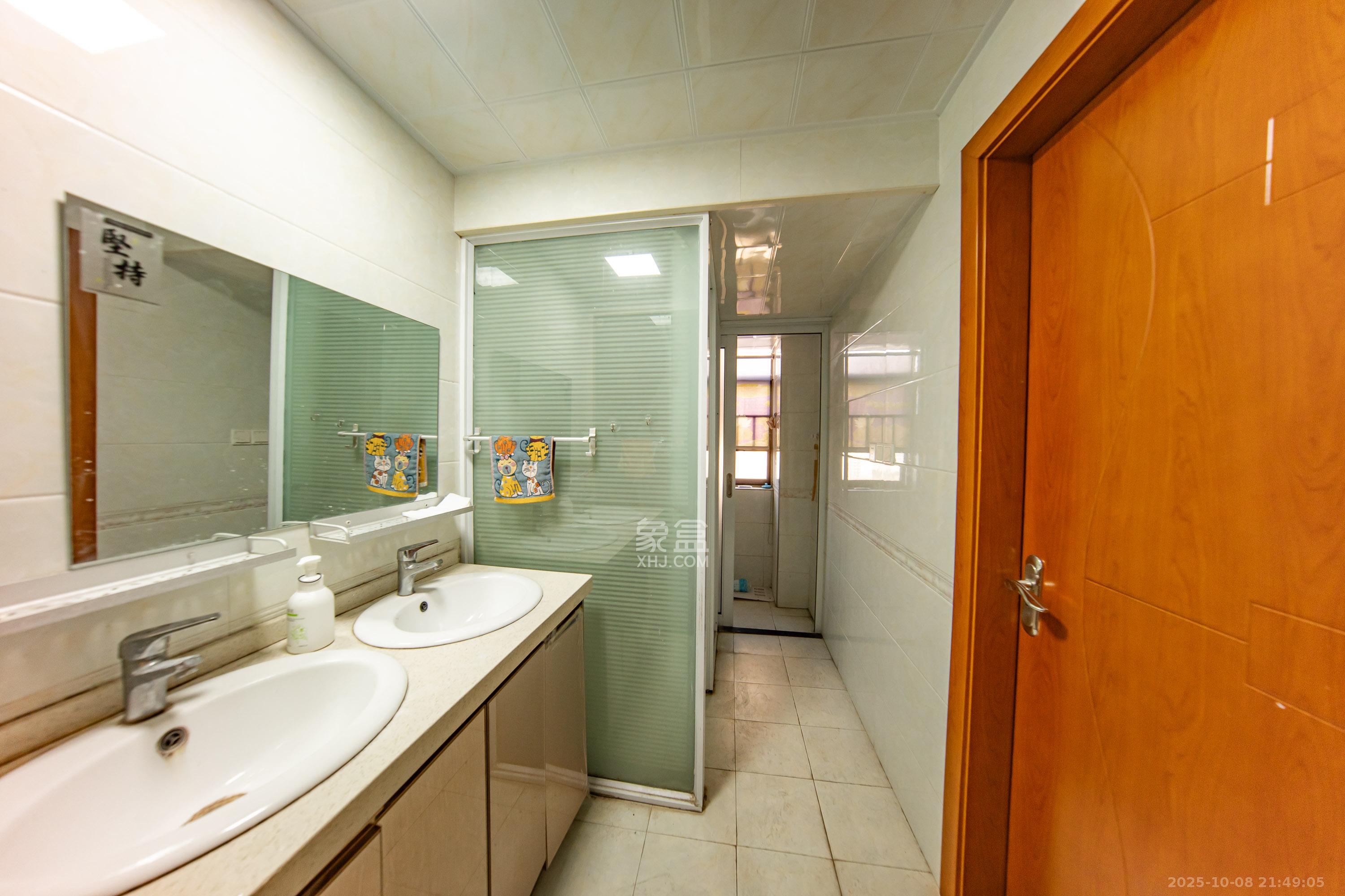 江山帝景雅典 4室2厅1卫 90.0万 江山帝景雅典 4室2厅1卫 90.0万卫生间