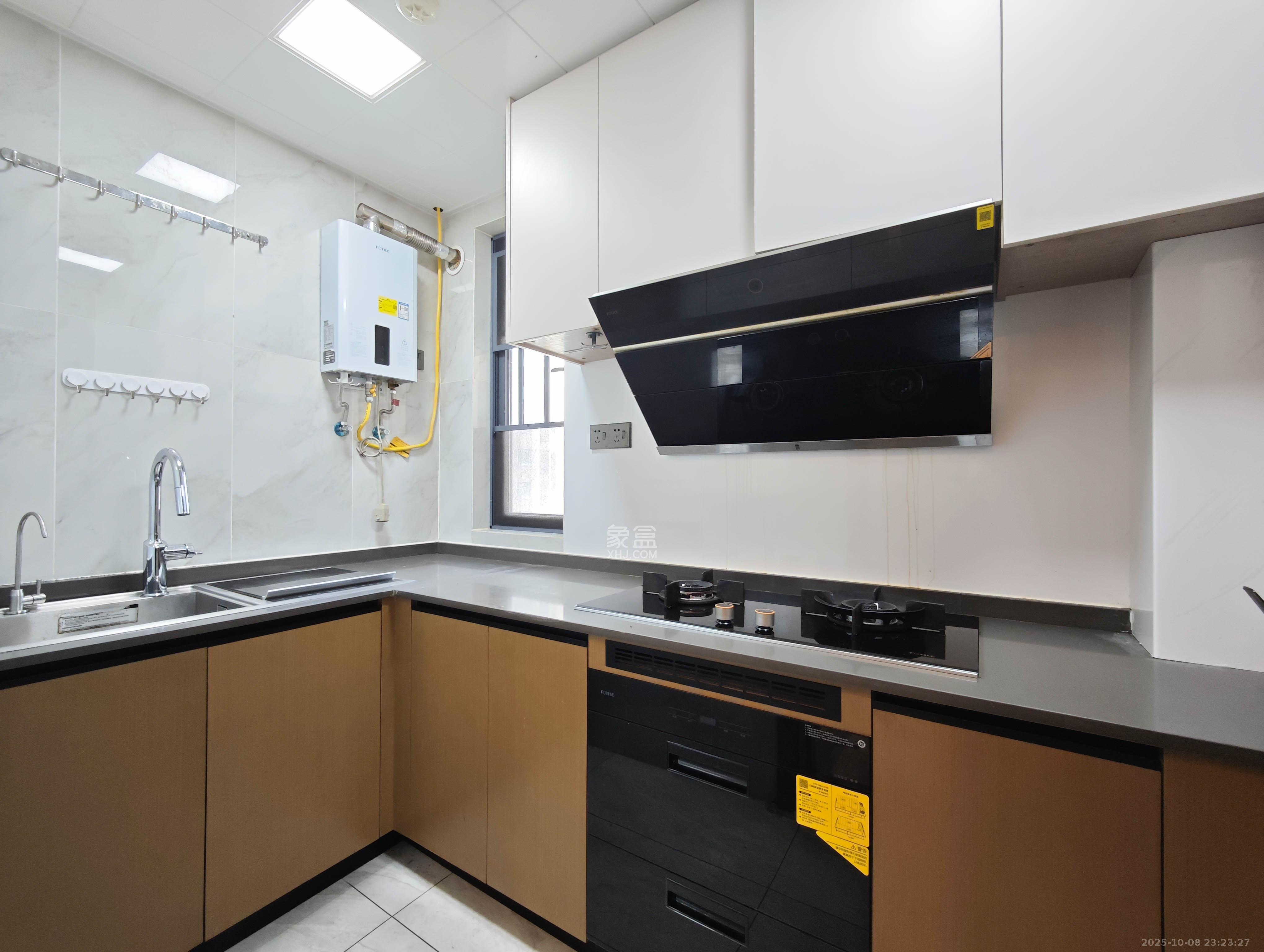 万科魅力之城天阔里 3室2厅2卫 108.0万 万科魅力之城天阔里 3室2厅2卫 108.0万其他