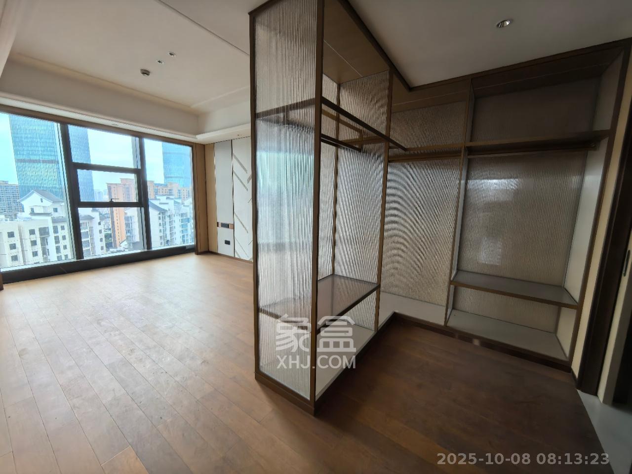 运达中央广场三期  3室2厅2卫    9000.0元/月室内图