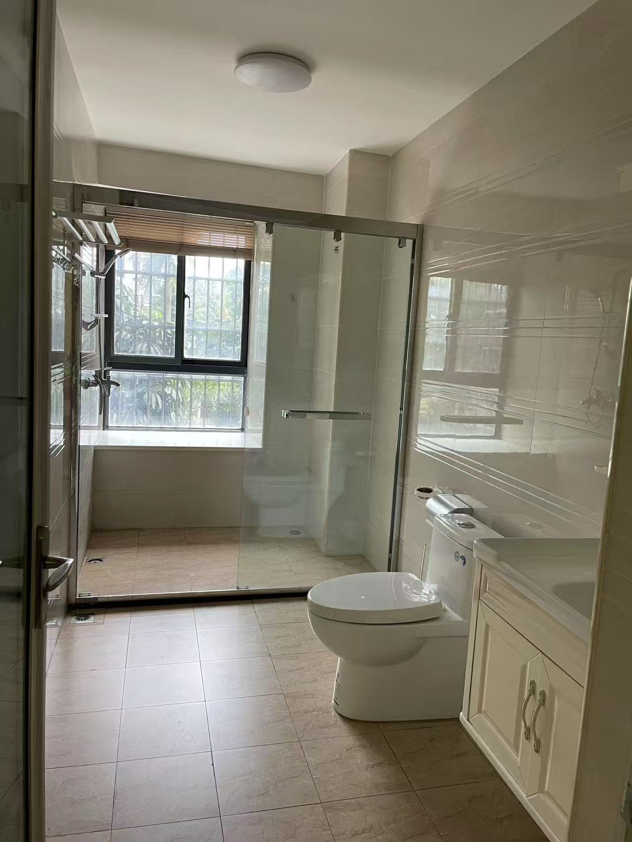 蓝城印象 4室2厅2卫 6500.0元/月 蓝城印象 4室2厅2卫 6500.0元/月室内图