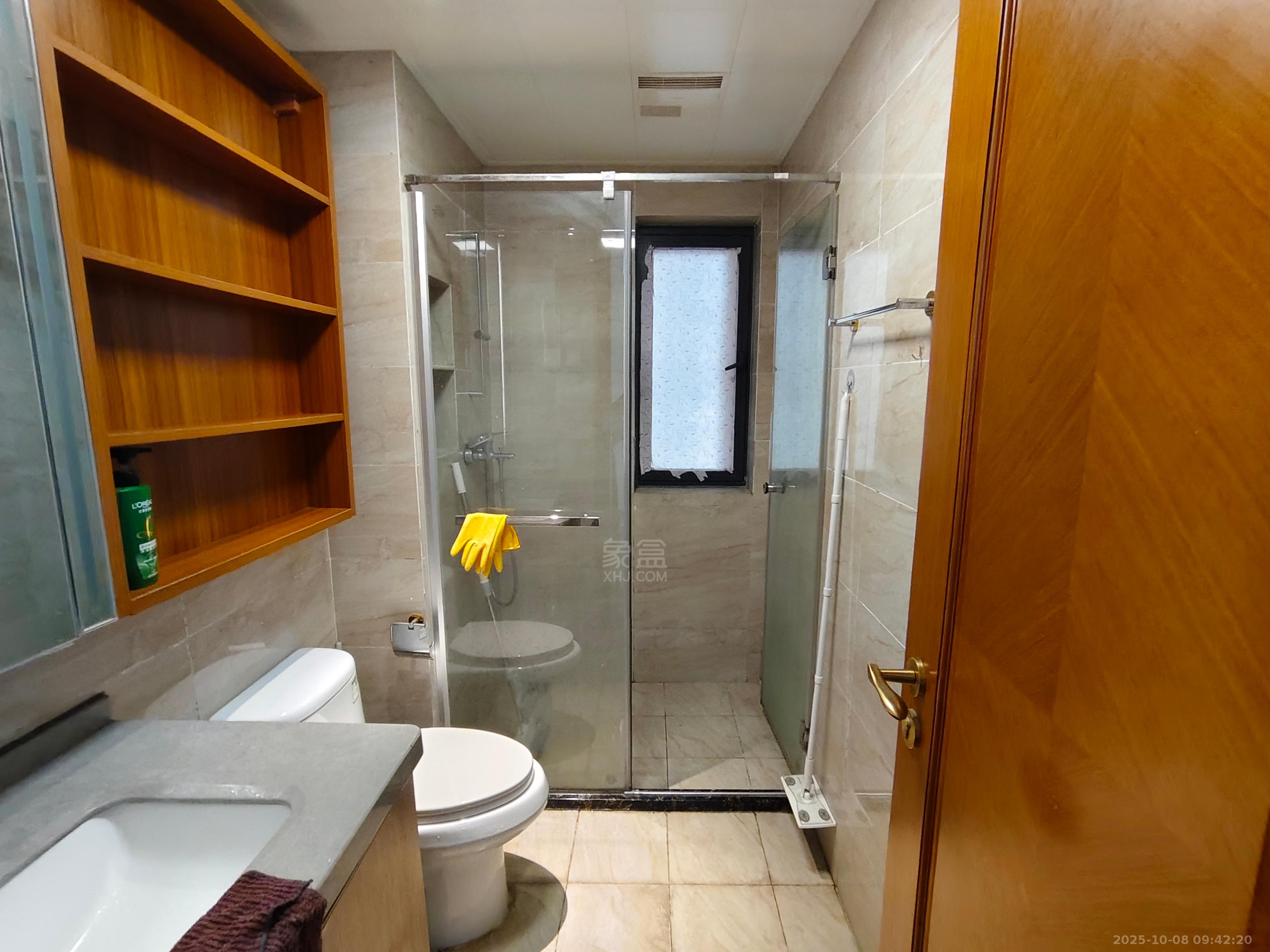 恒大华府 2室2厅1卫 2100.0元/月 恒大华府 2室2厅1卫 2100.0元/月室内图