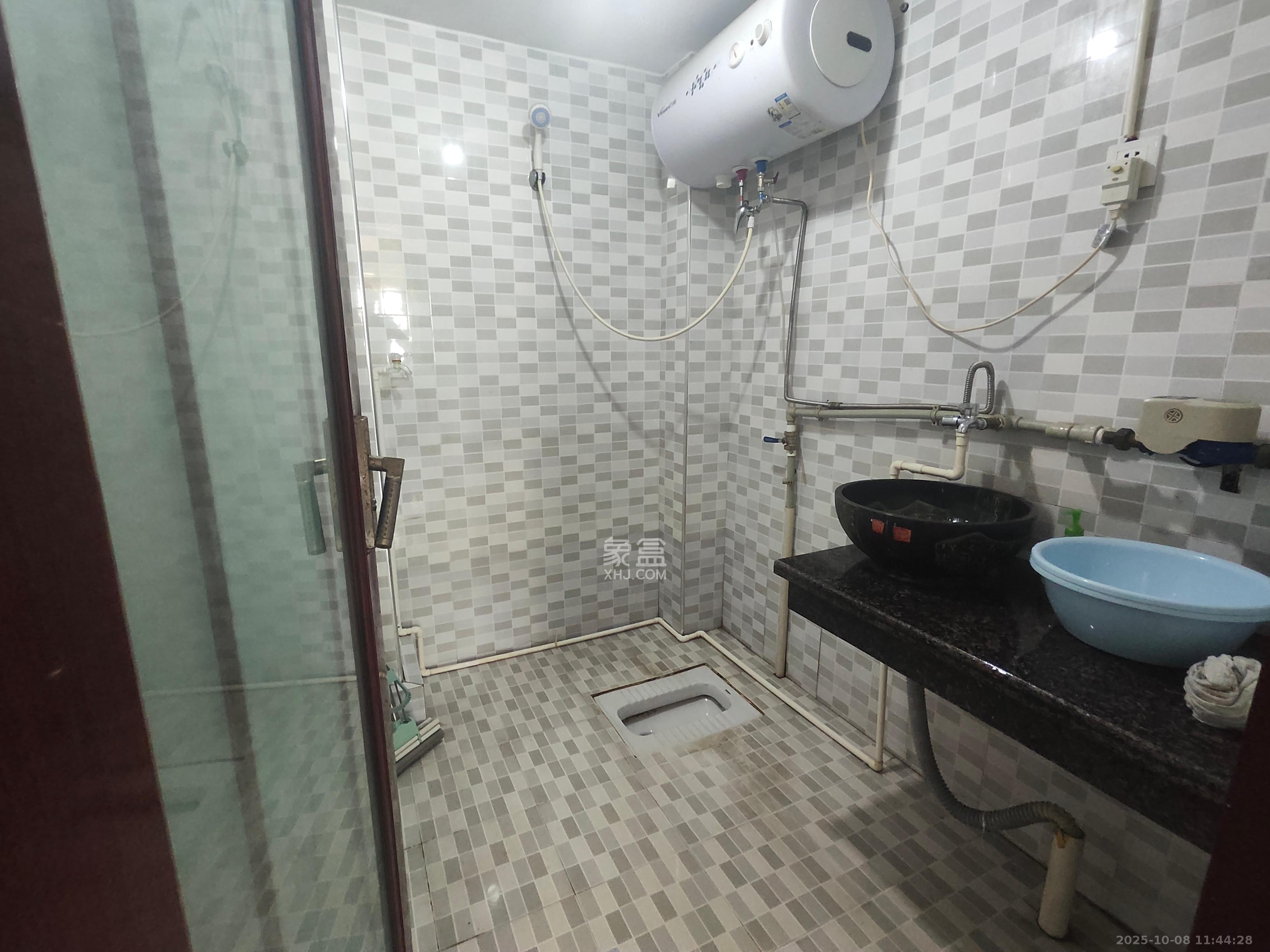 左岸右岸  2室2厅1卫    2500.0元/月 左岸右岸  2室2厅1卫    2500.0元/月室内图