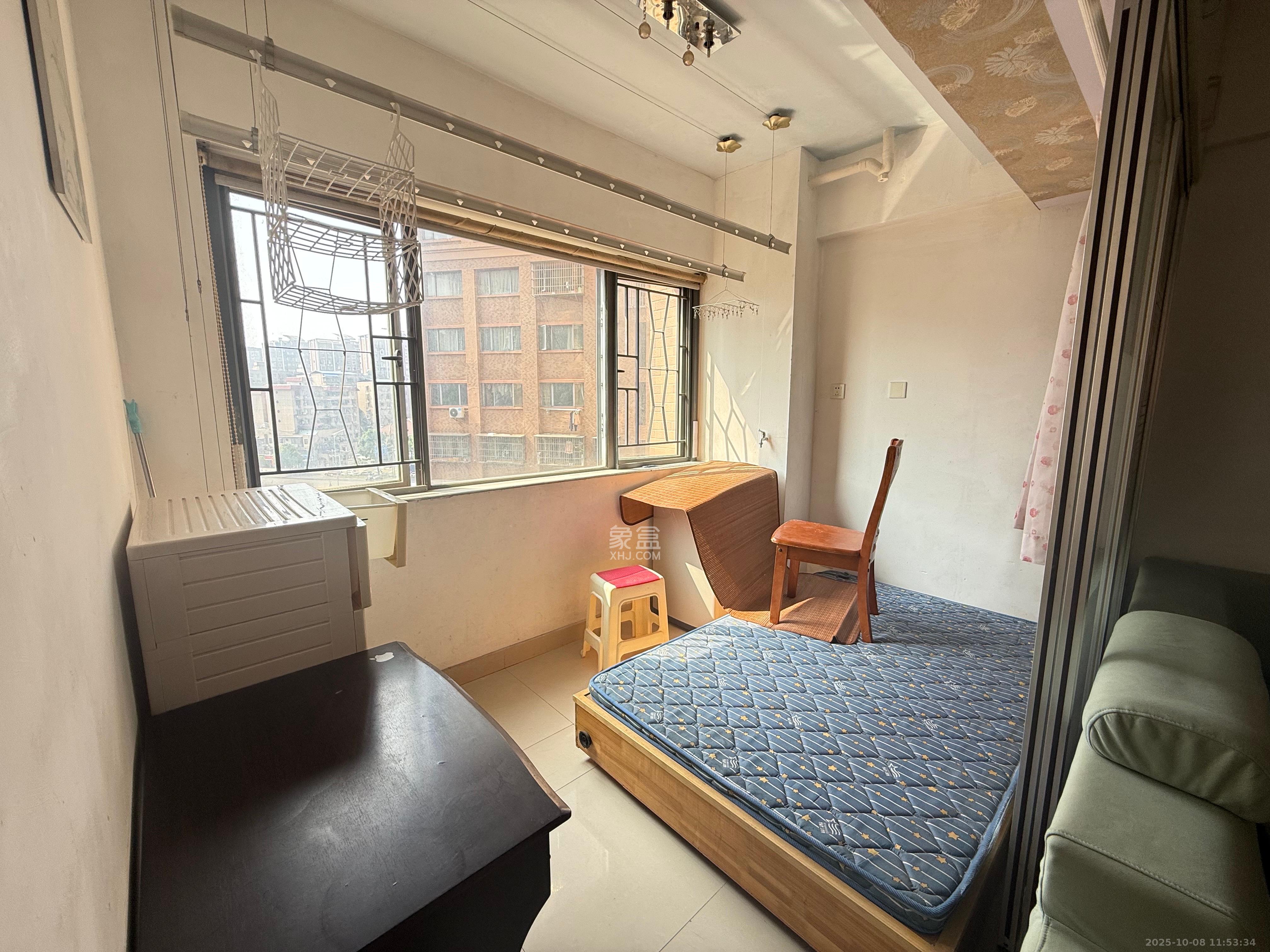 上海城小区  1室1厅1卫    1400.0元/月室内图