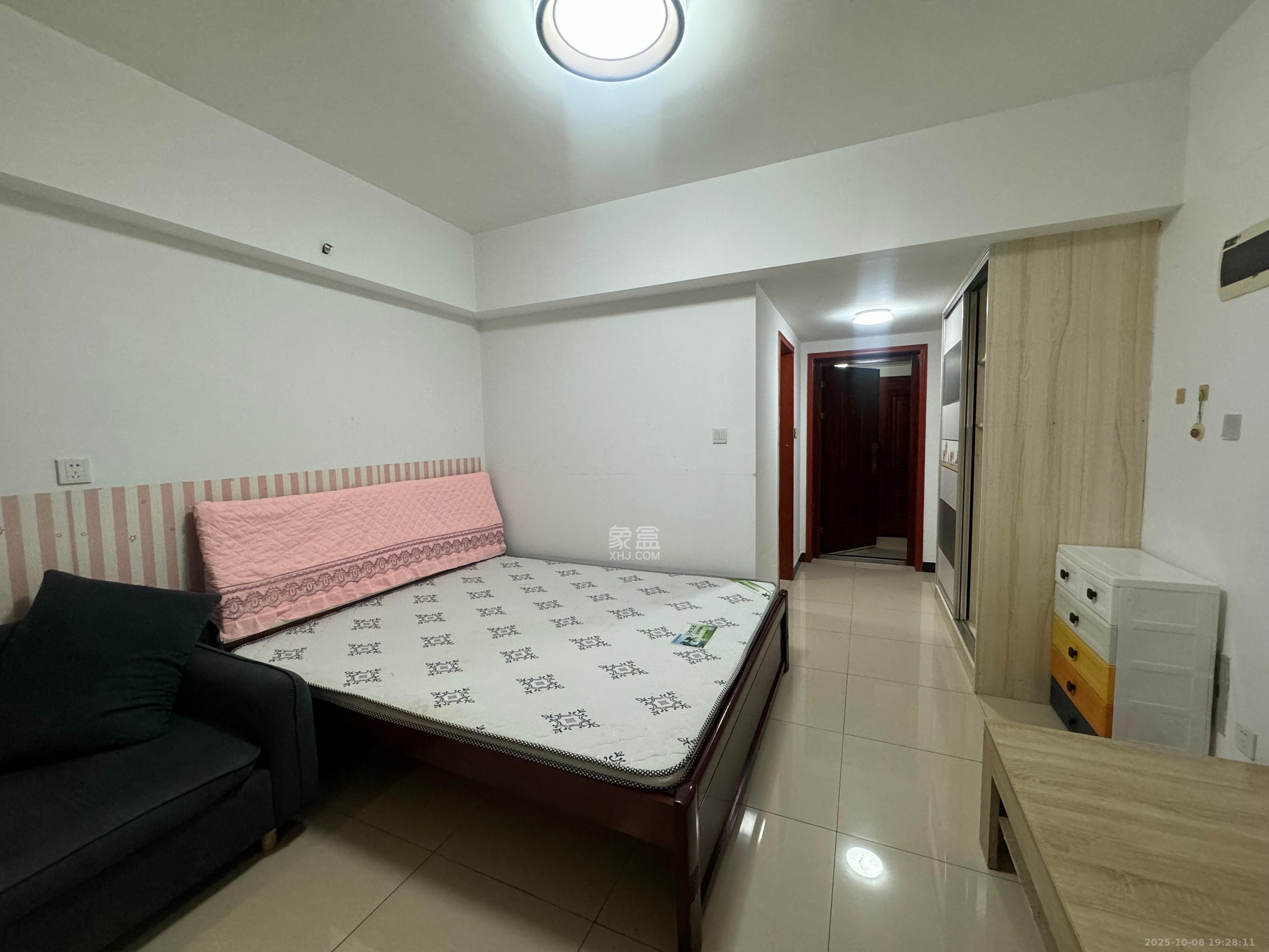 圭塘三小区 1室1厅1卫 1600.0元/月 圭塘三小区 1室1厅1卫 1600.0元/月室内图