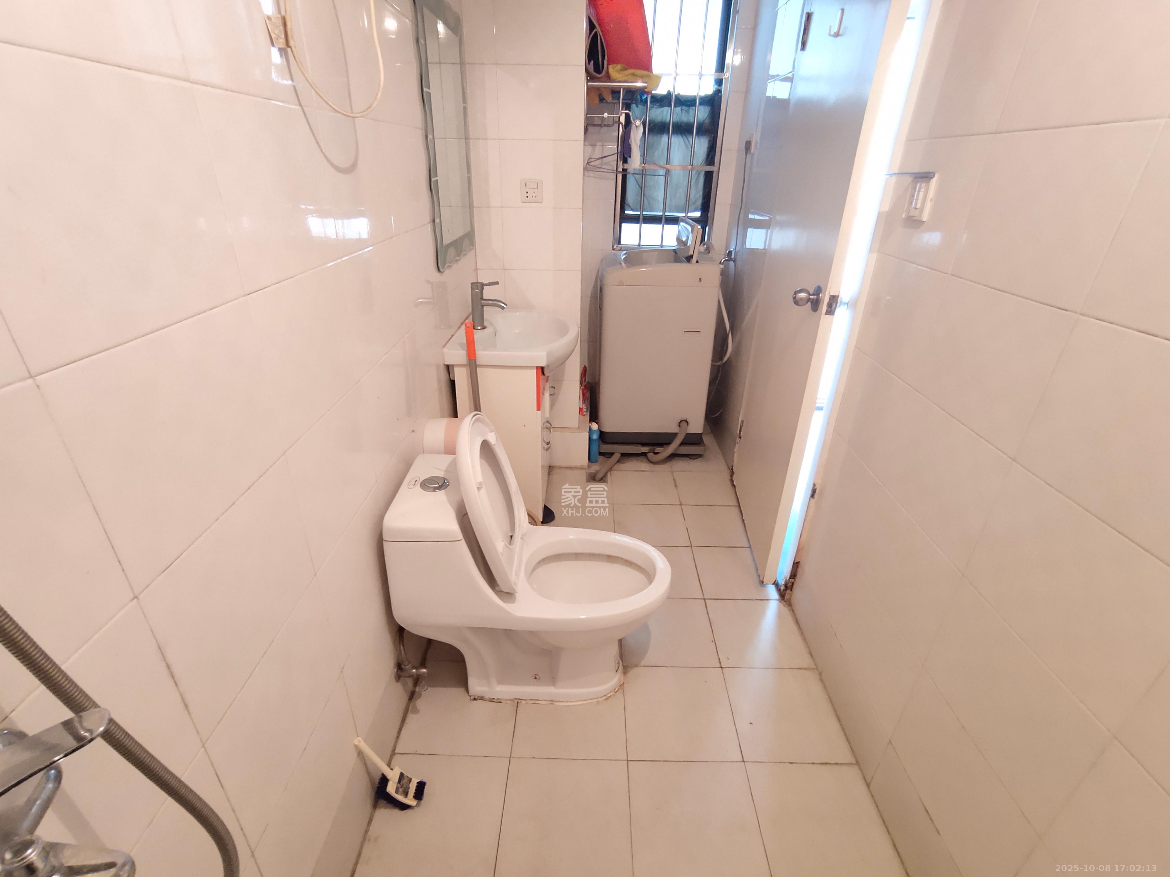 阳光100二期  1室1厅1卫    1500.0元/月室内图