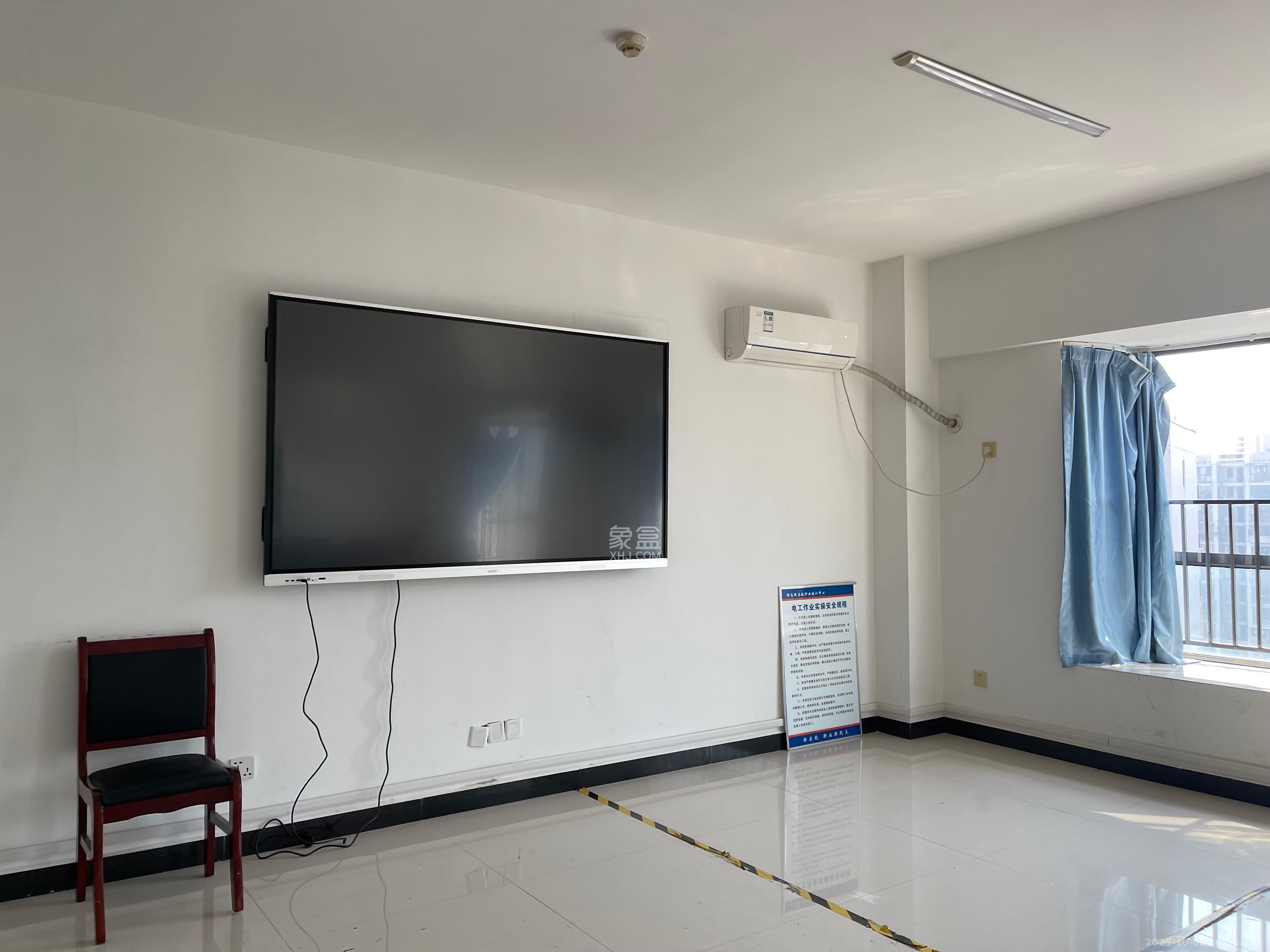 世纪桃花苑 1室1厅1卫 1200.0元/月 世纪桃花苑 1室1厅1卫 1200.0元/月室内图