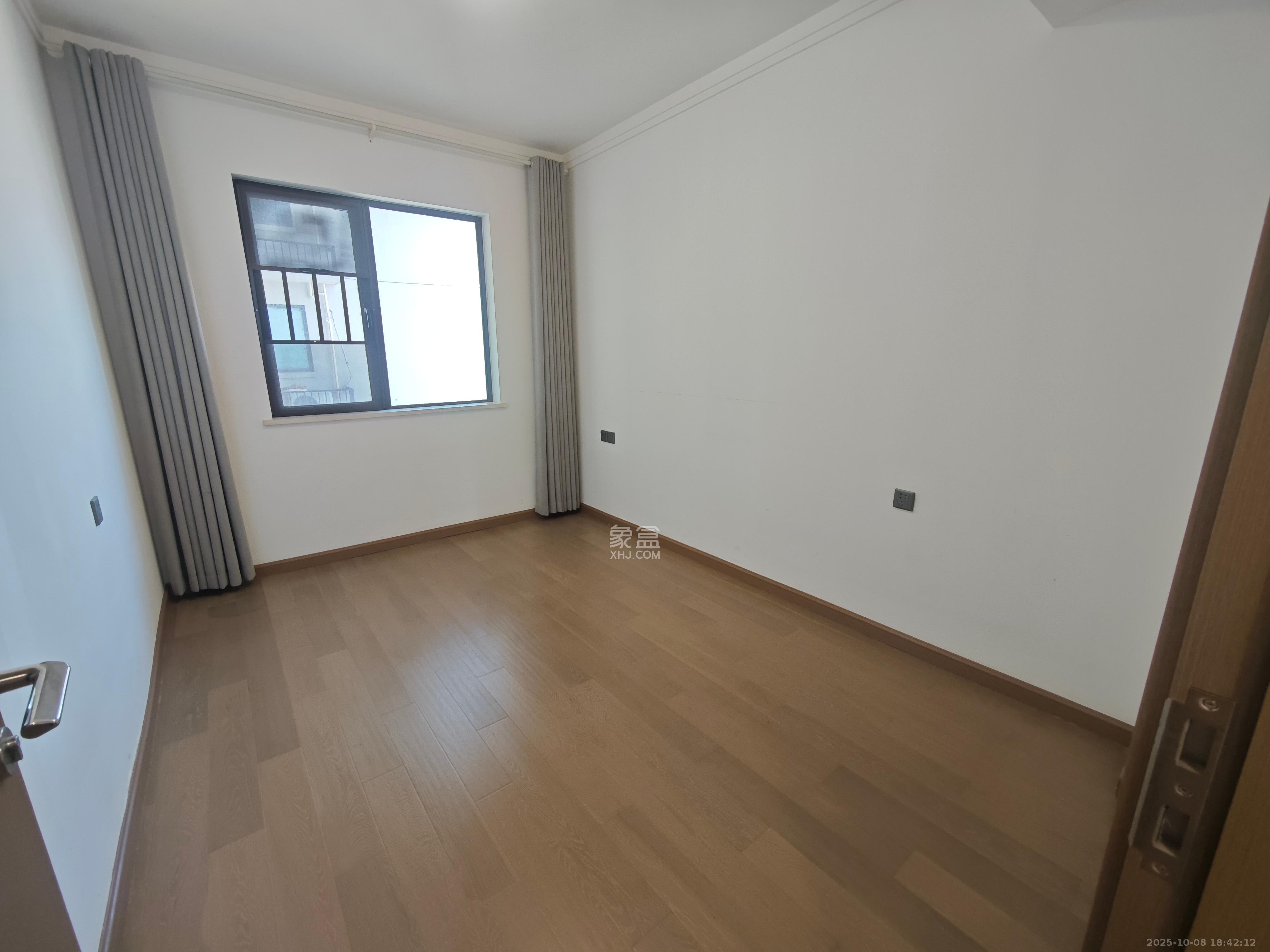 招商华发天汇  4室2厅2卫    4500.0元/月室内图