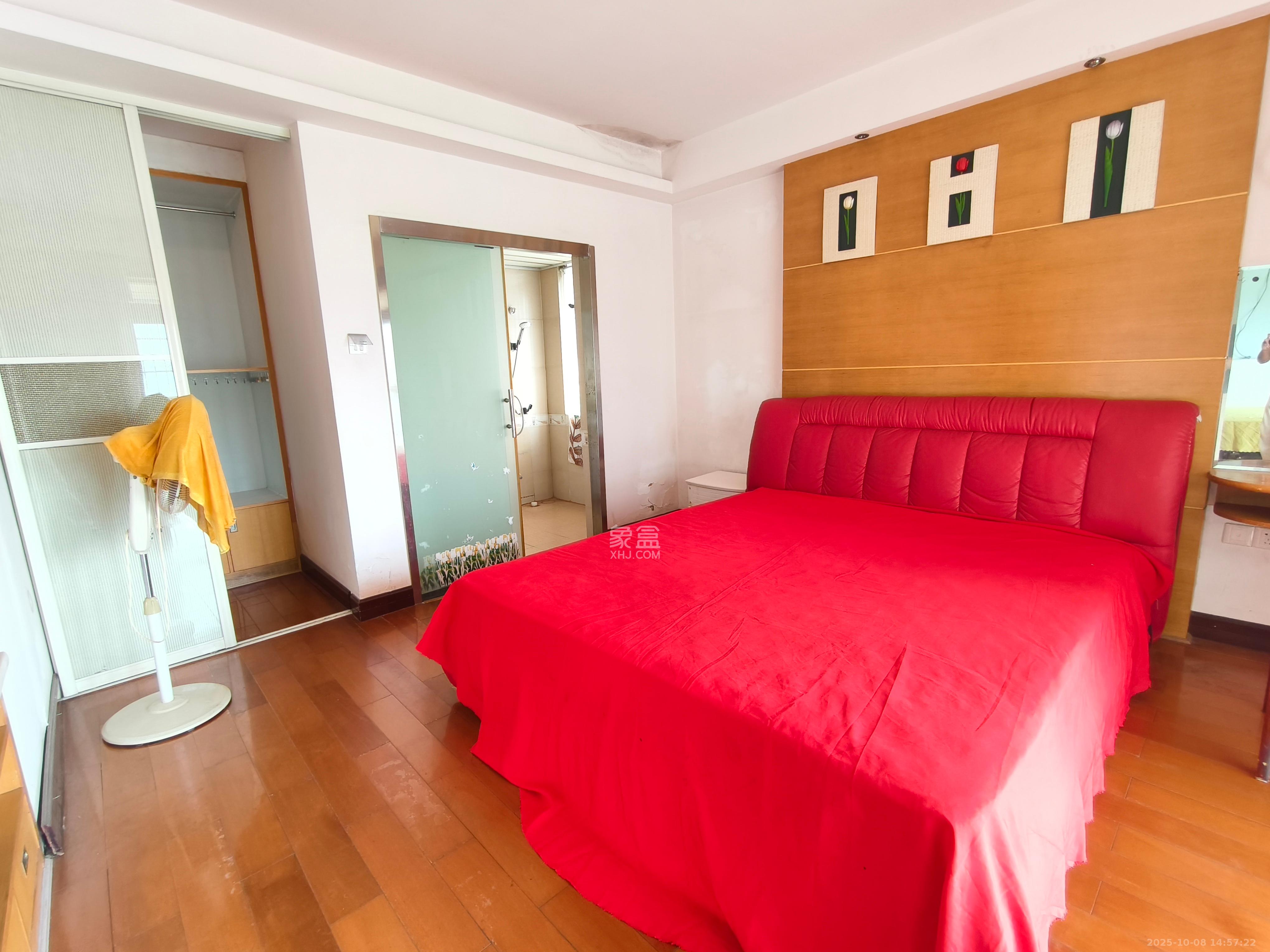 星语林名园  4室2厅2卫    2400.0元/月室内图