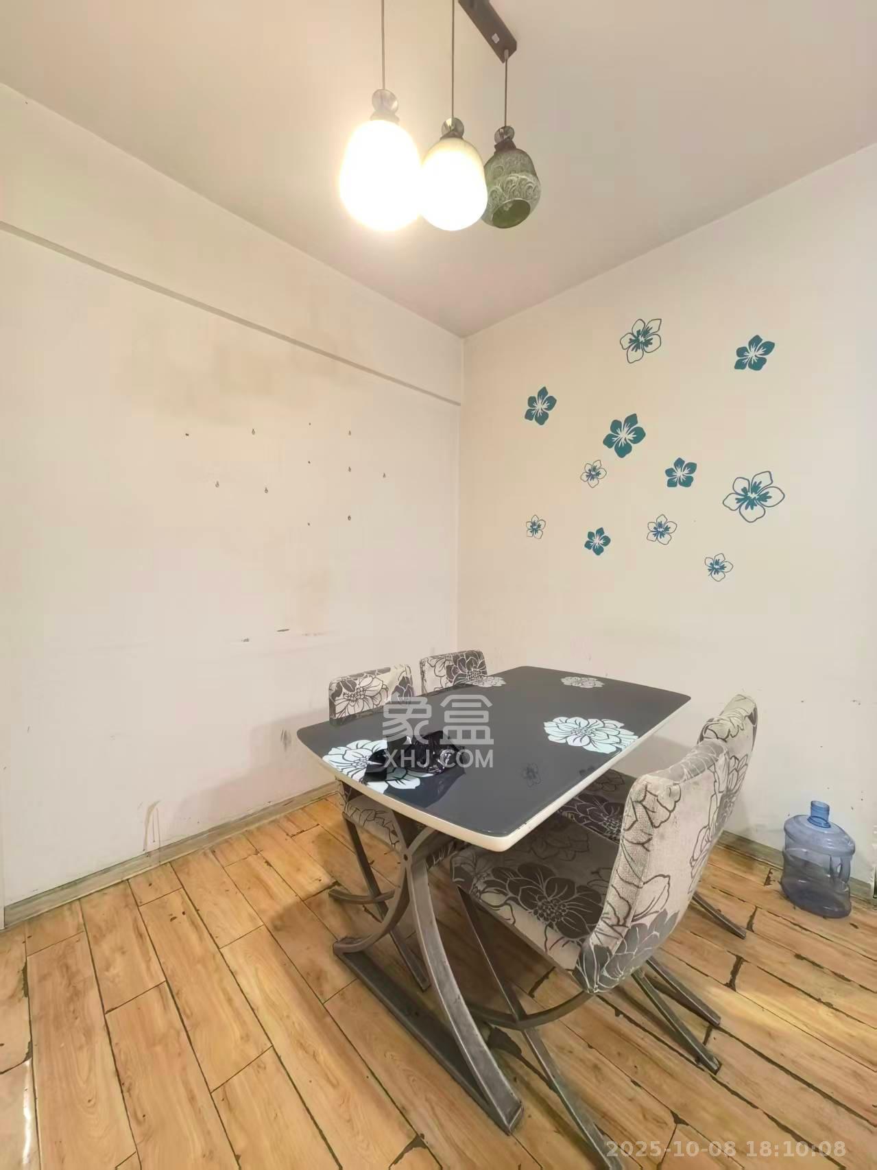 岳泰理想城  3室2厅2卫    2600.0元/月 岳泰理想城  3室2厅2卫    2600.0元/月室内图