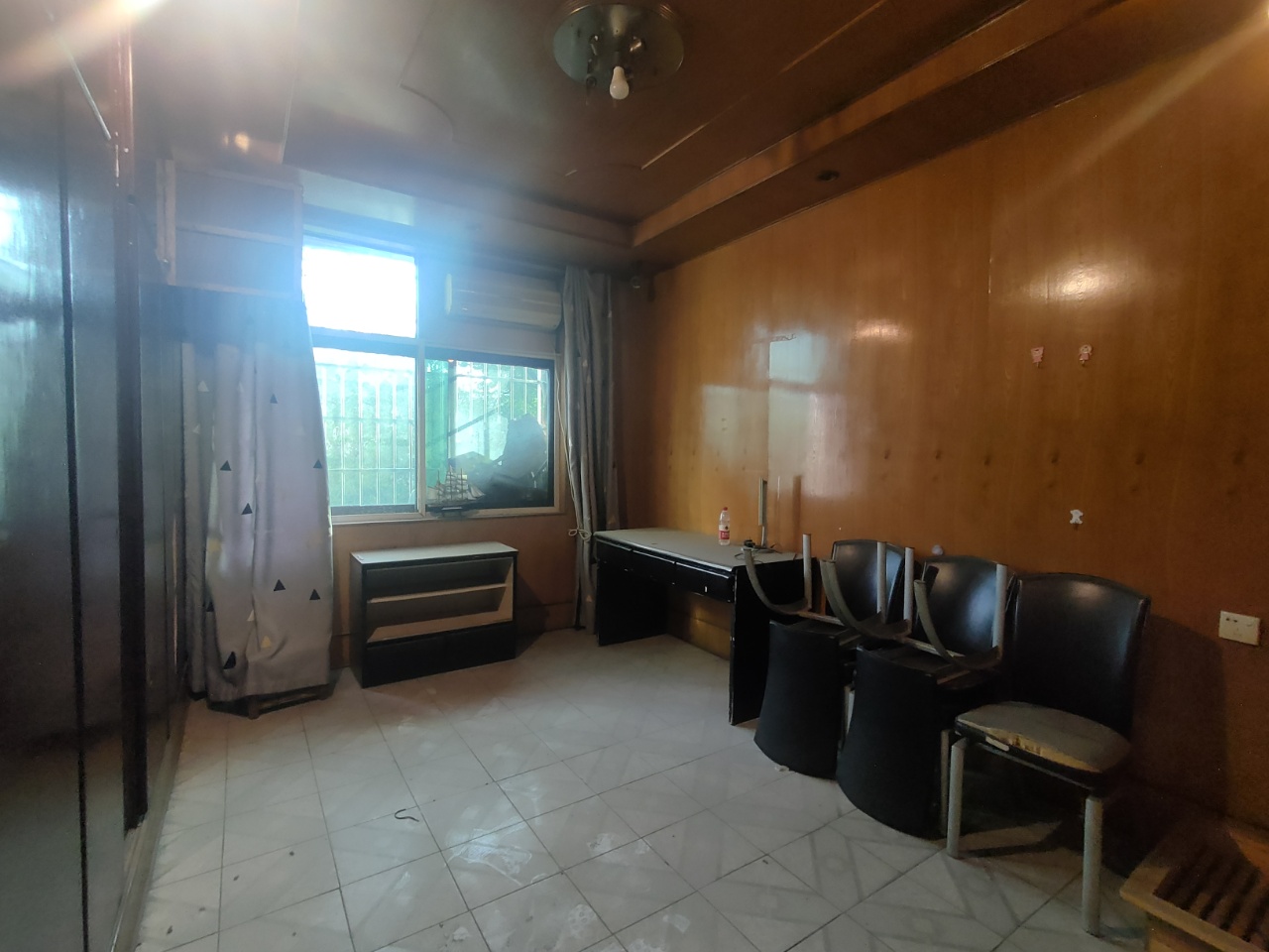 台家塅社区 3室2厅2卫 800.0元/月 台家塅社区 3室2厅2卫 800.0元/月室内图