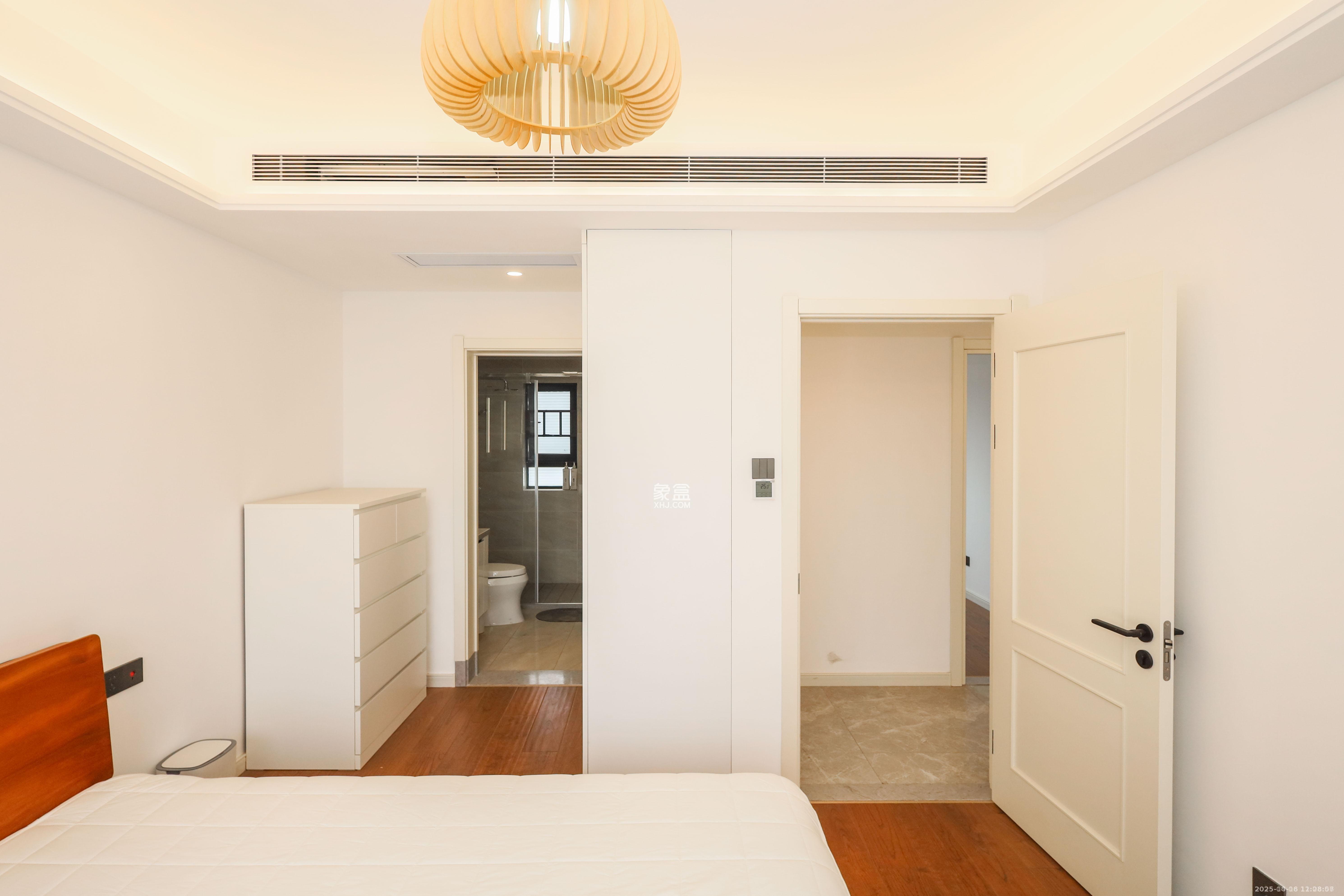 万科金色梦想A区  4室2厅2卫    3500.0元/月室内图