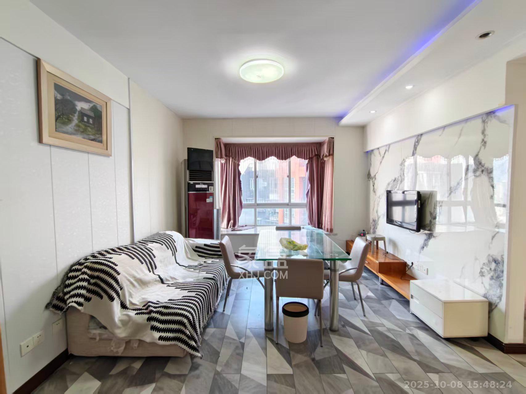 东门壹号家园  2室2厅1卫    2000.0元/月 东门壹号家园  2室2厅1卫    2000.0元/月室内图1