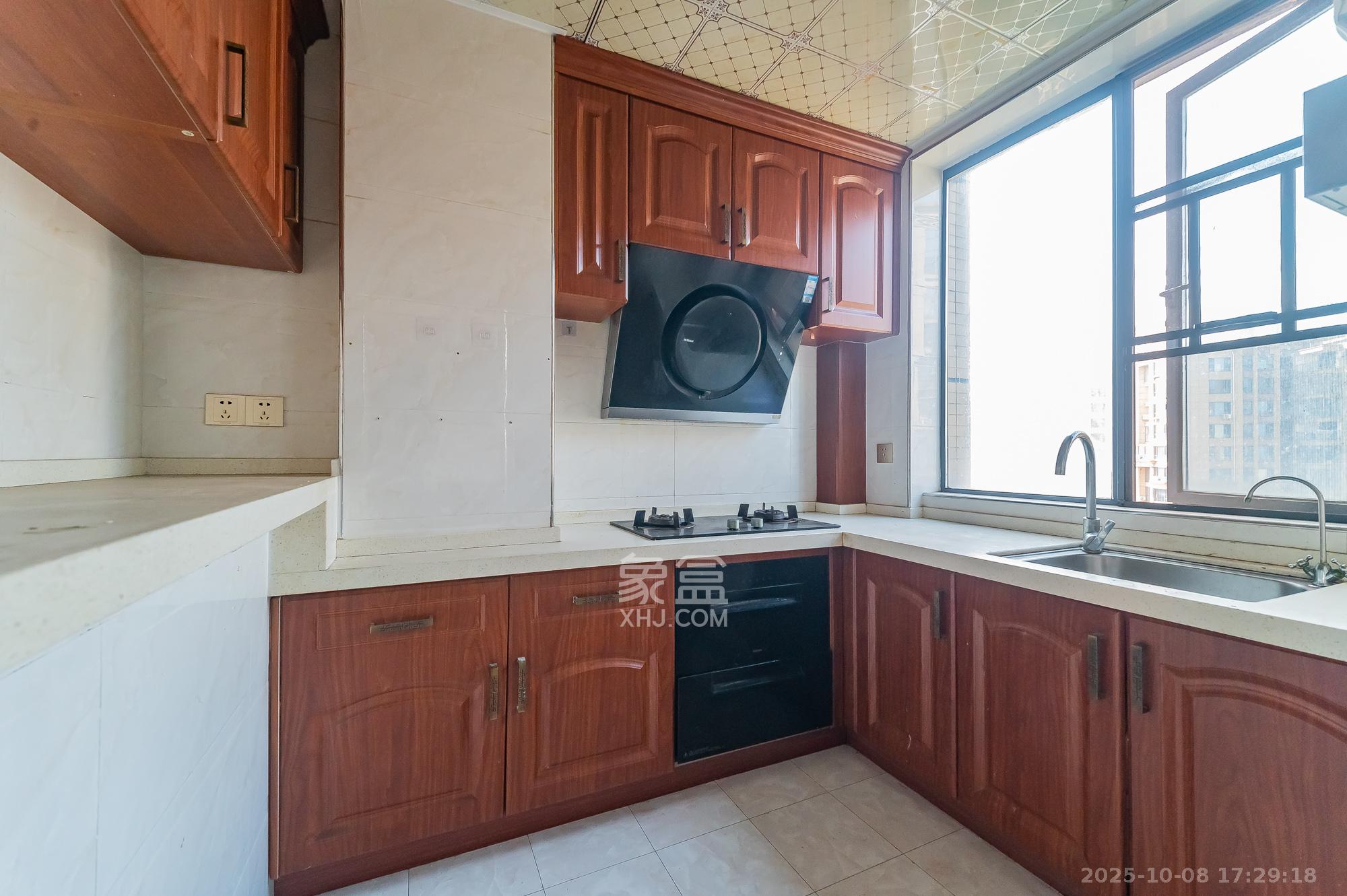 方略城市广场 3室2厅2卫 88.8万 方略城市广场 3室2厅2卫 88.8万厨房