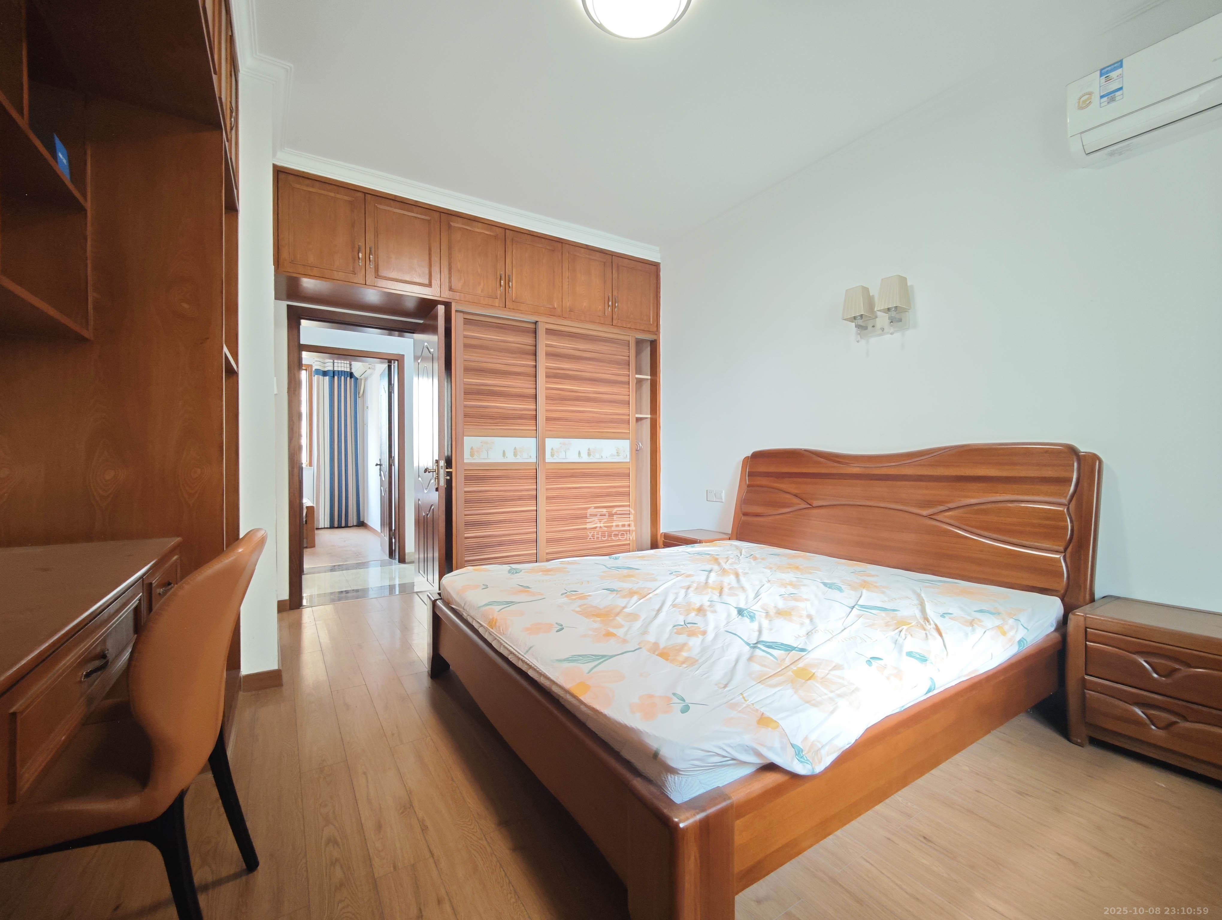 宏聚地中海  4室2厅2卫    128.0万卧室