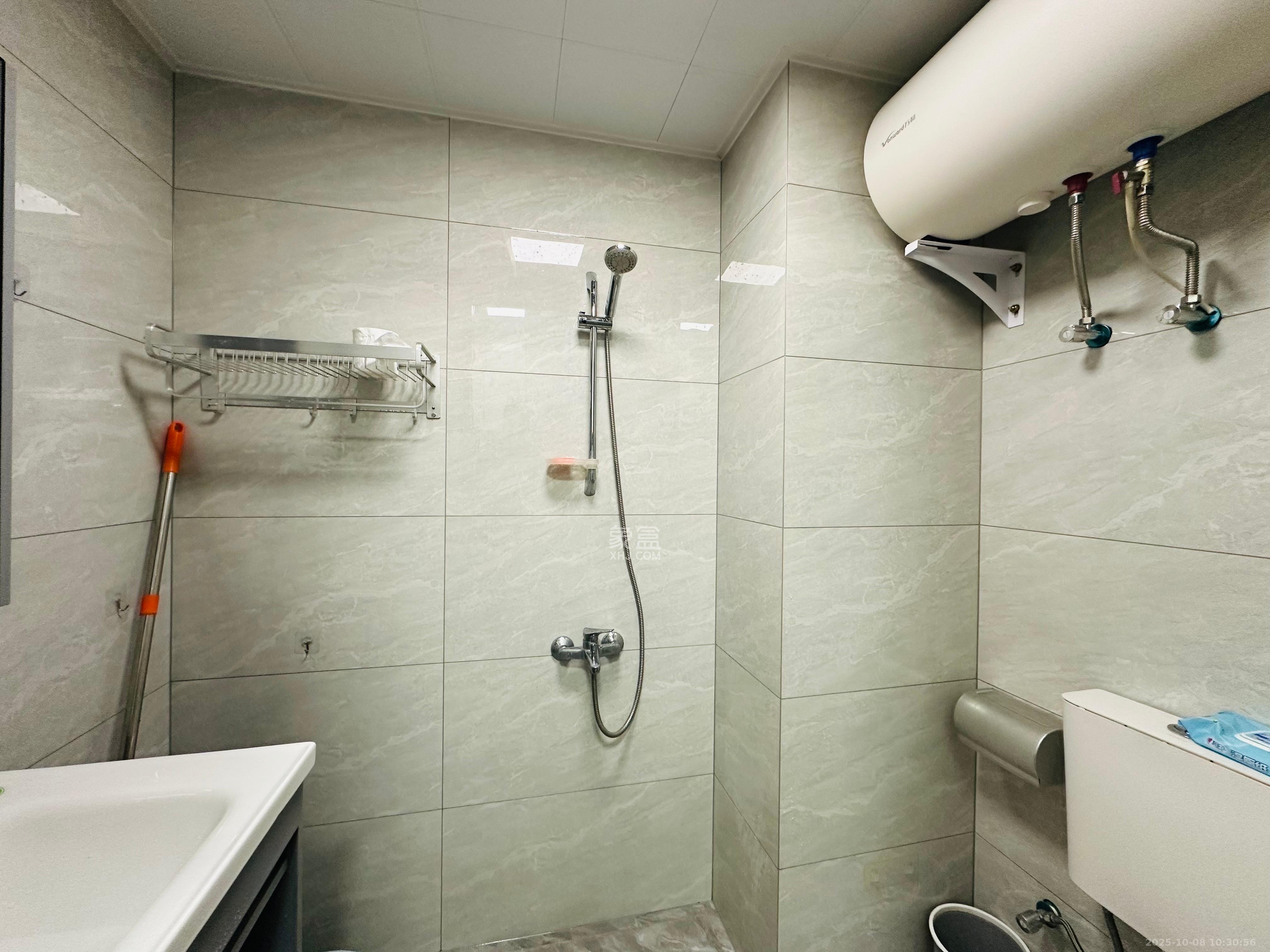 龙湖铂金岛 1室1厅1卫 1600.0元/月 龙湖铂金岛 1室1厅1卫 1600.0元/月室内图