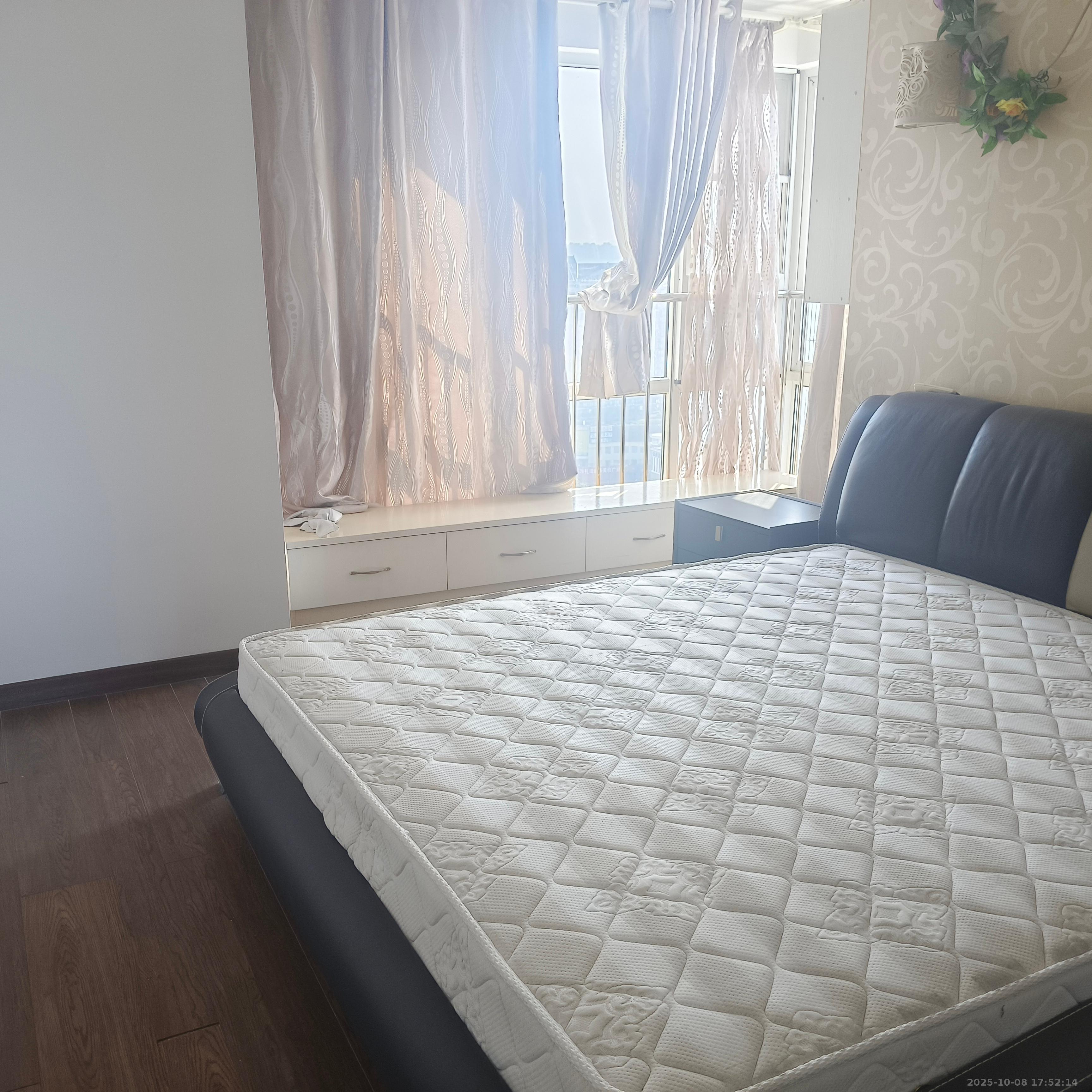 泊爱蓝湾 3室2厅1卫 2800.0元/月 泊爱蓝湾 3室2厅1卫 2800.0元/月室内图