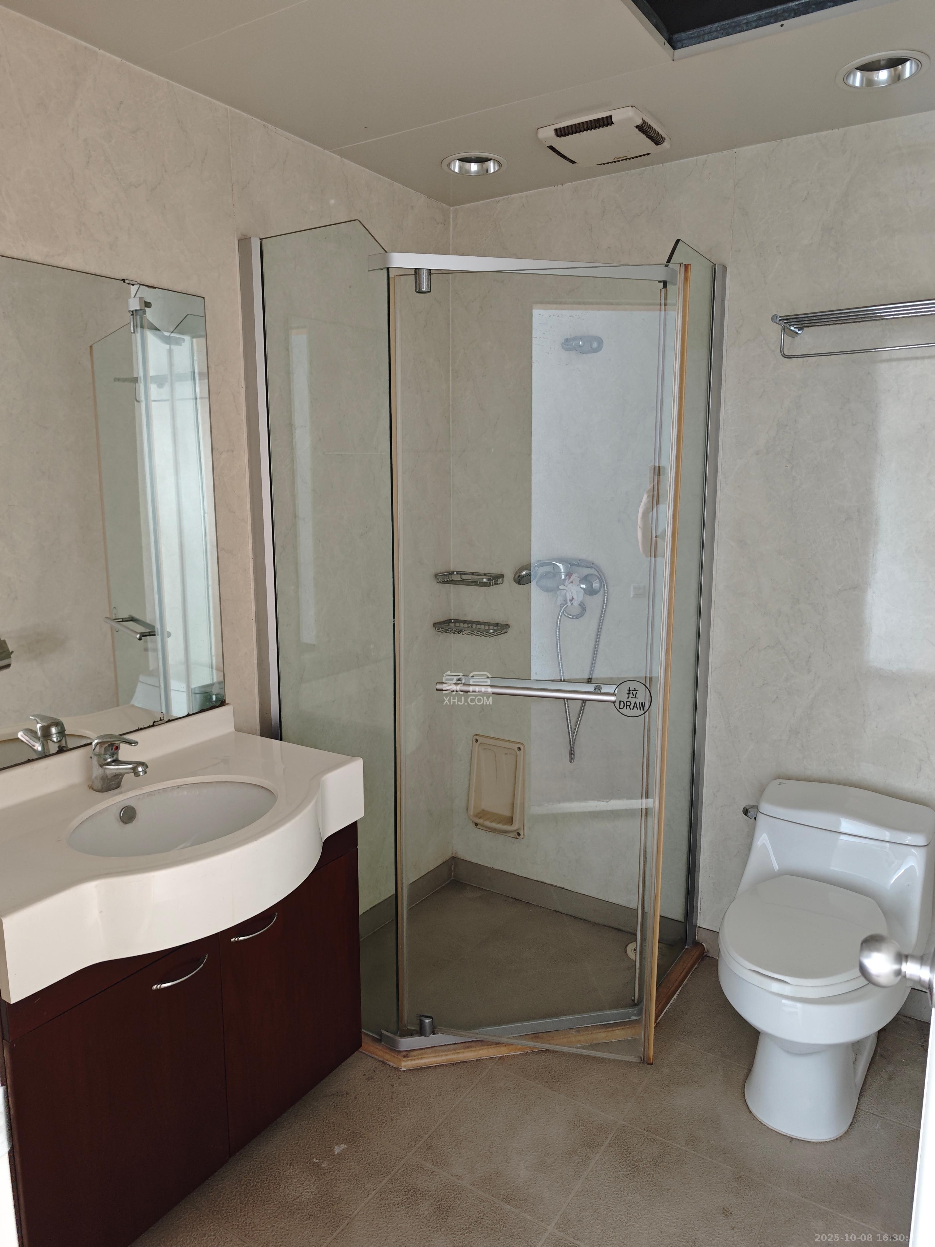 湘卫花苑  4室2厅2卫    2900.0元/月 湘卫花苑  4室2厅2卫    2900.0元/月室内图