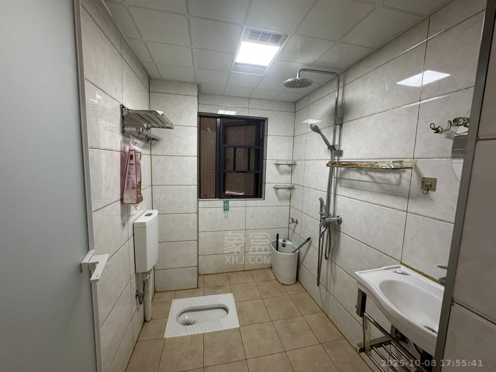 山水豪庭 3室2厅2卫 1600.0元/月 山水豪庭 3室2厅2卫 1600.0元/月室内图