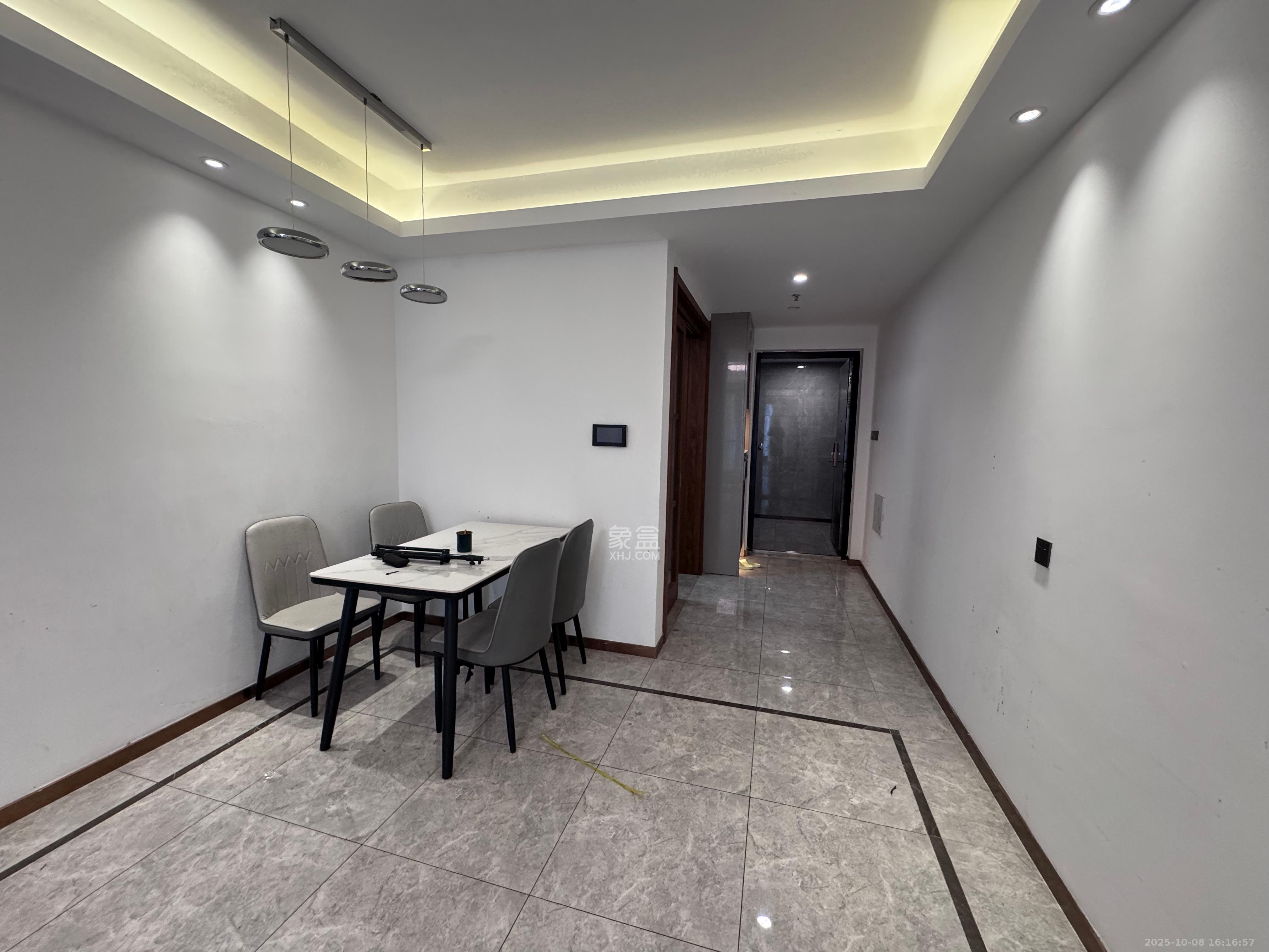 梅溪悦章 3室2厅2卫 3500.0元/月 梅溪悦章 3室2厅2卫 3500.0元/月室内图