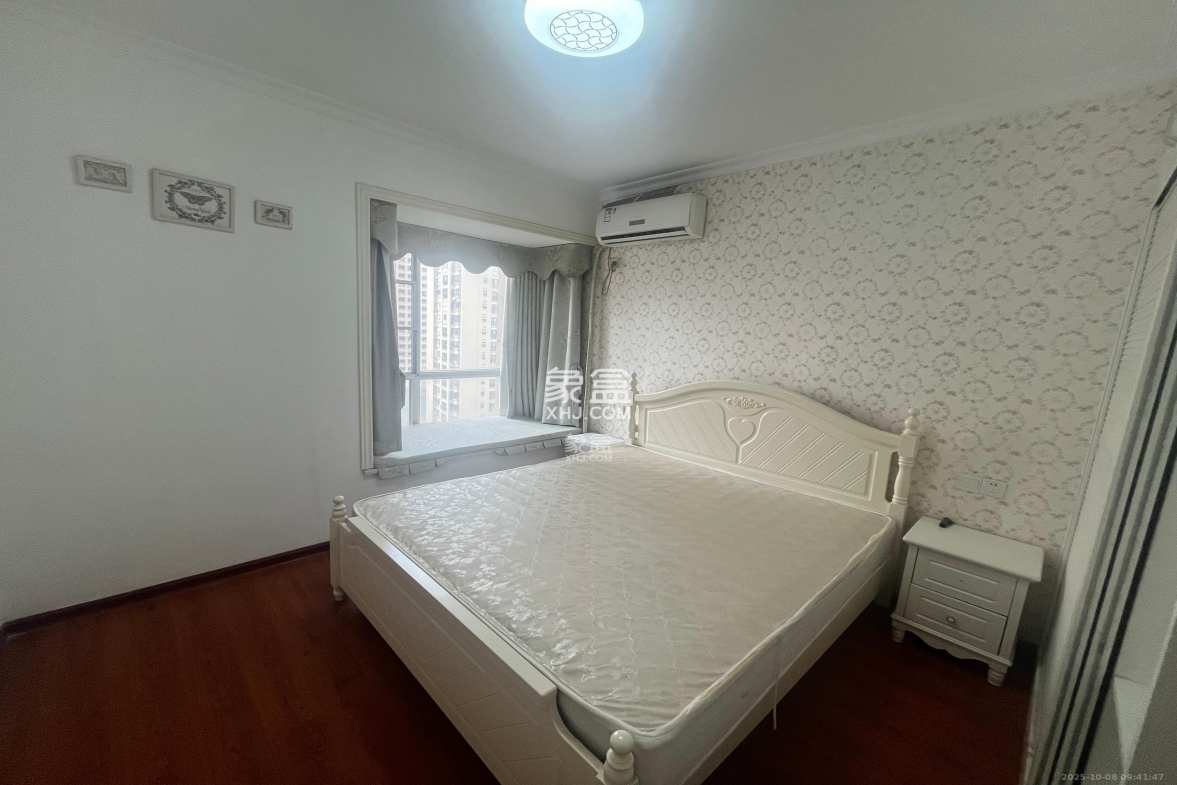 金科时代中心 2室1厅1卫 2200.0元/月 金科时代中心 2室1厅1卫 2200.0元/月室内图