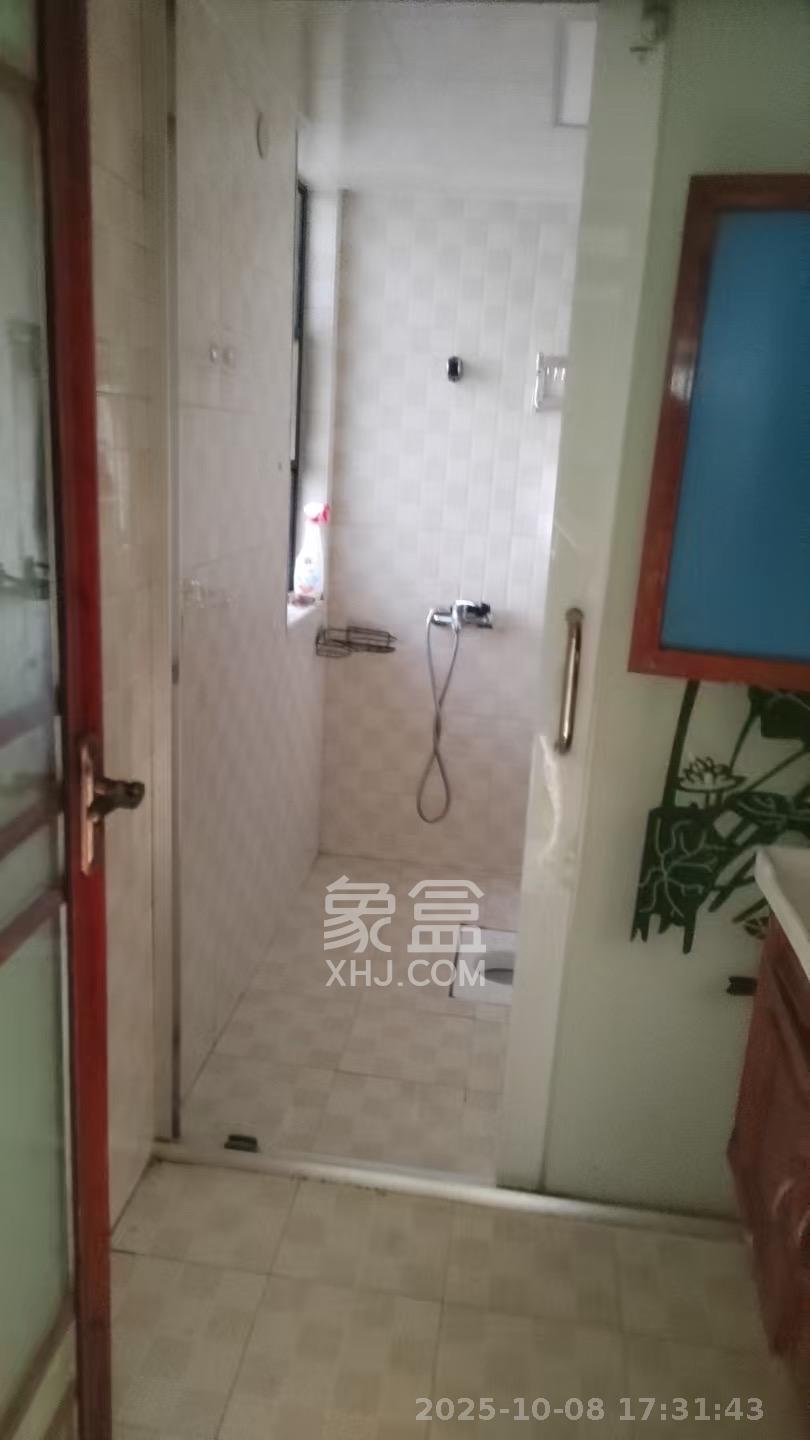 莱茵城  2室1厅1卫    1800.0元/月 莱茵城  2室1厅1卫    1800.0元/月室内图