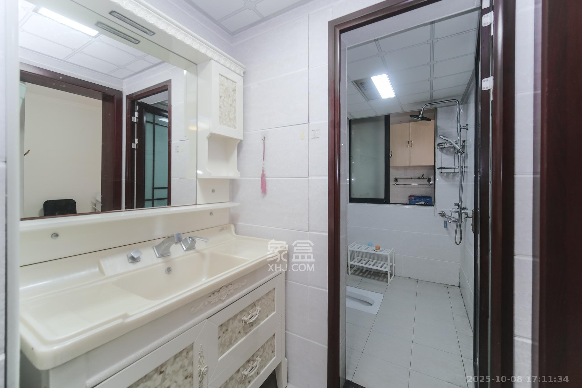 三一街区  2室2厅1卫    52.8万 三一街区  2室2厅1卫    52.8万卫生间