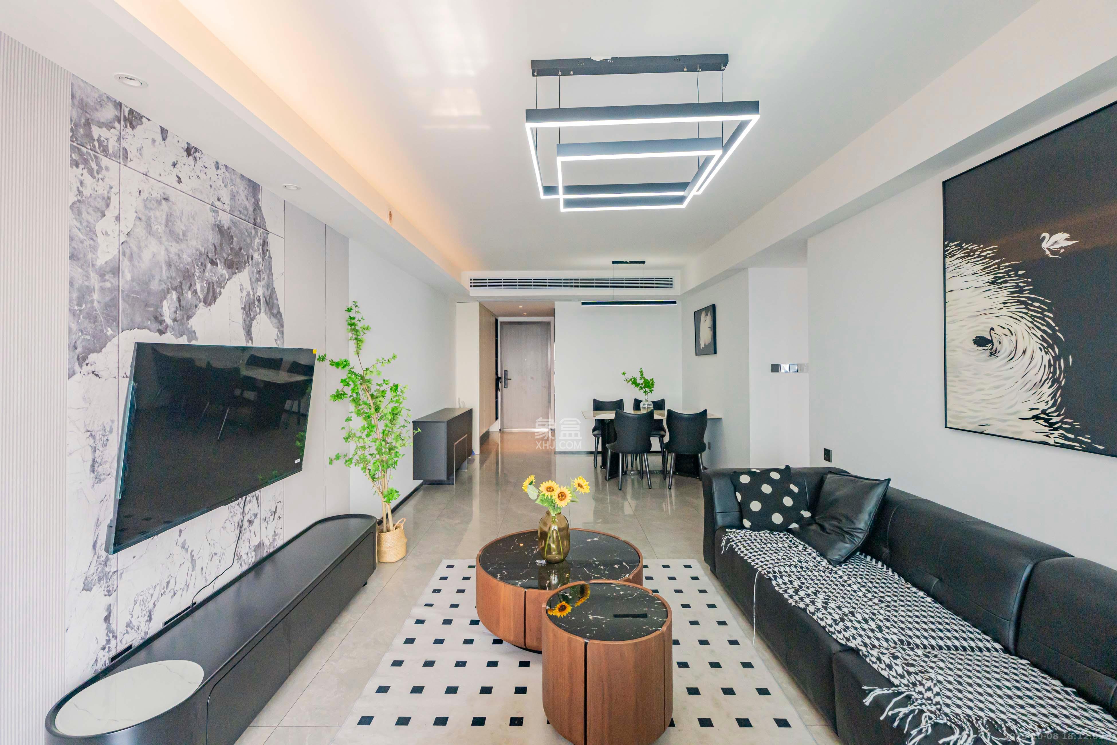 万科半岛国际  3室2厅1卫    130.0万客厅