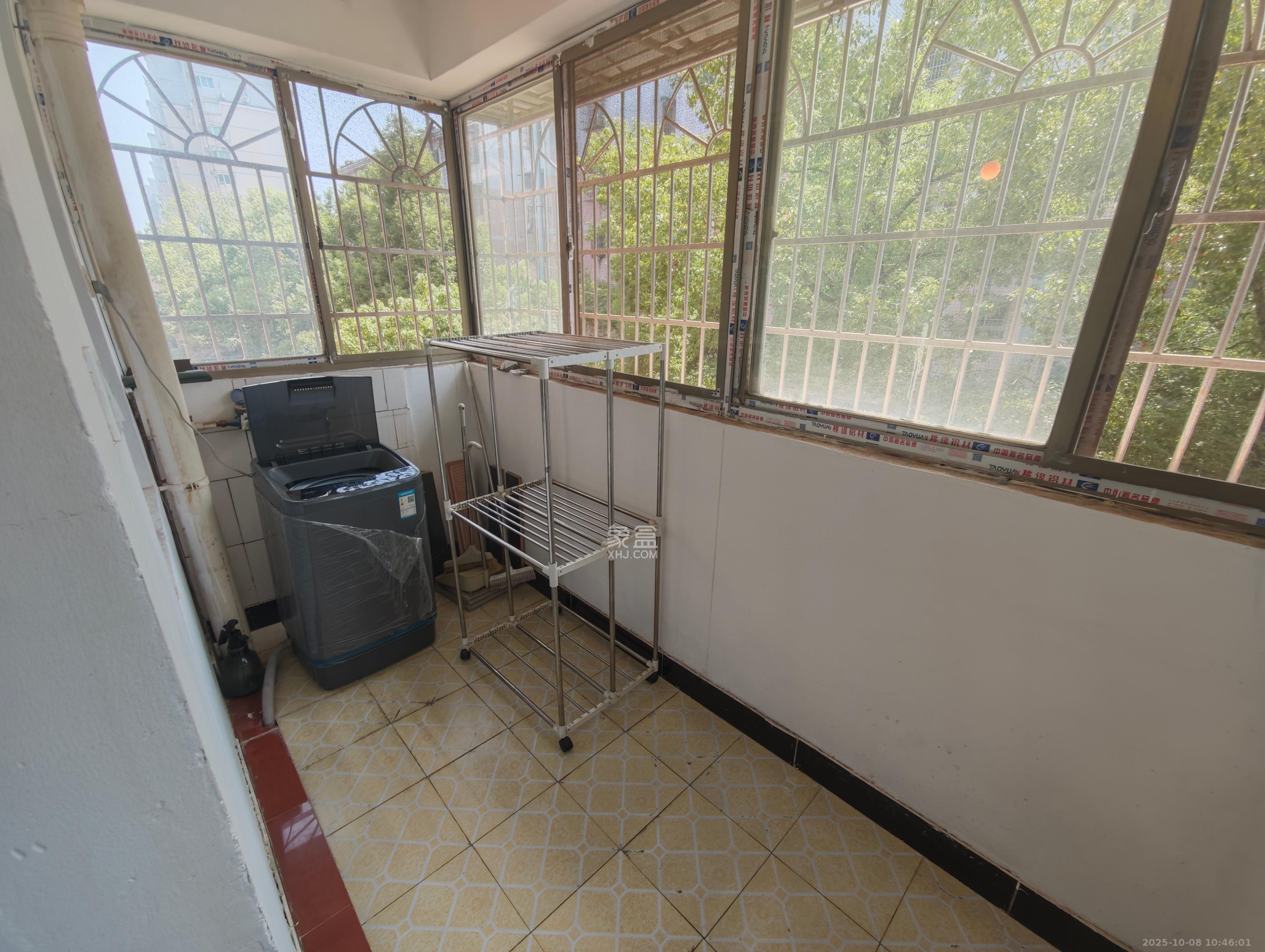 黄泥岭社区  2室2厅1卫    1800.0元/月 黄泥岭社区  2室2厅1卫    1800.0元/月室内图