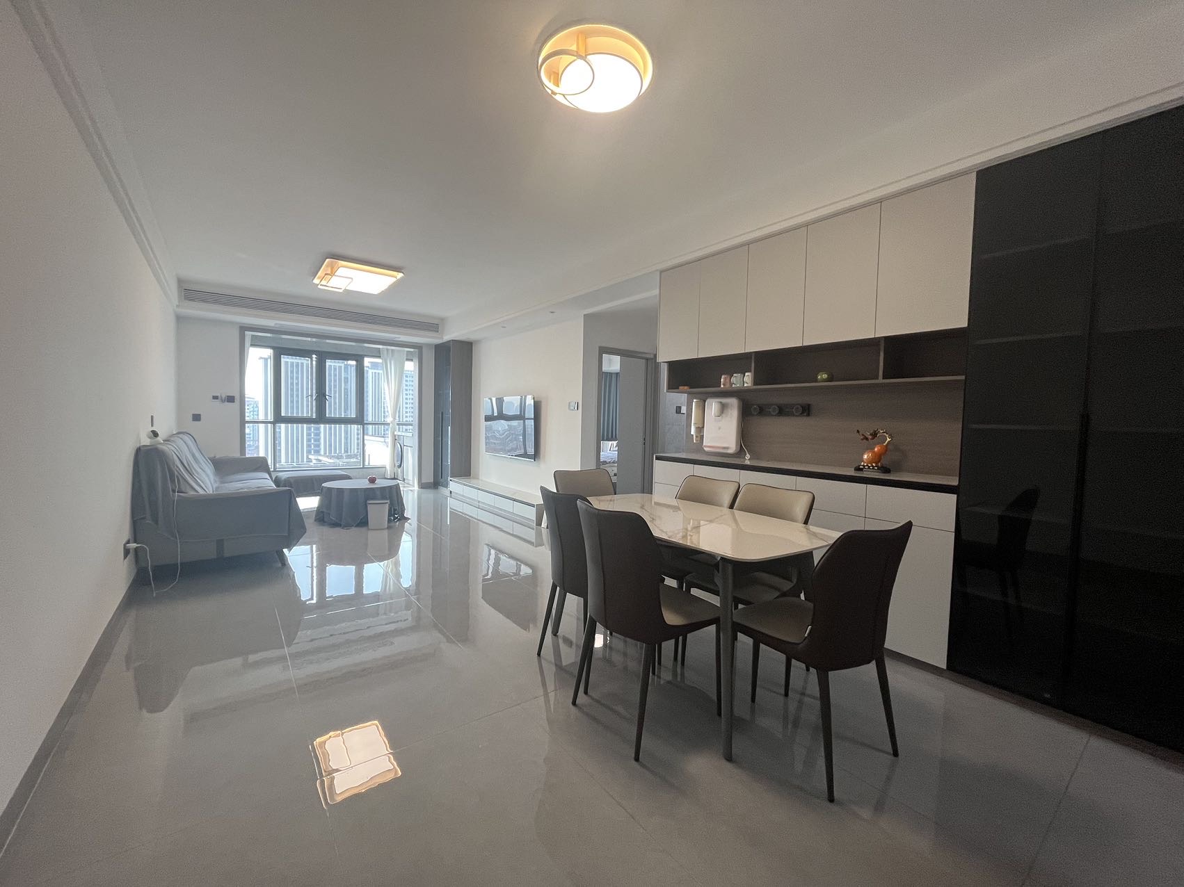 桃花缘 1室2厅1卫 2200.0元/月 桃花缘 1室2厅1卫 2200.0元/月室内图