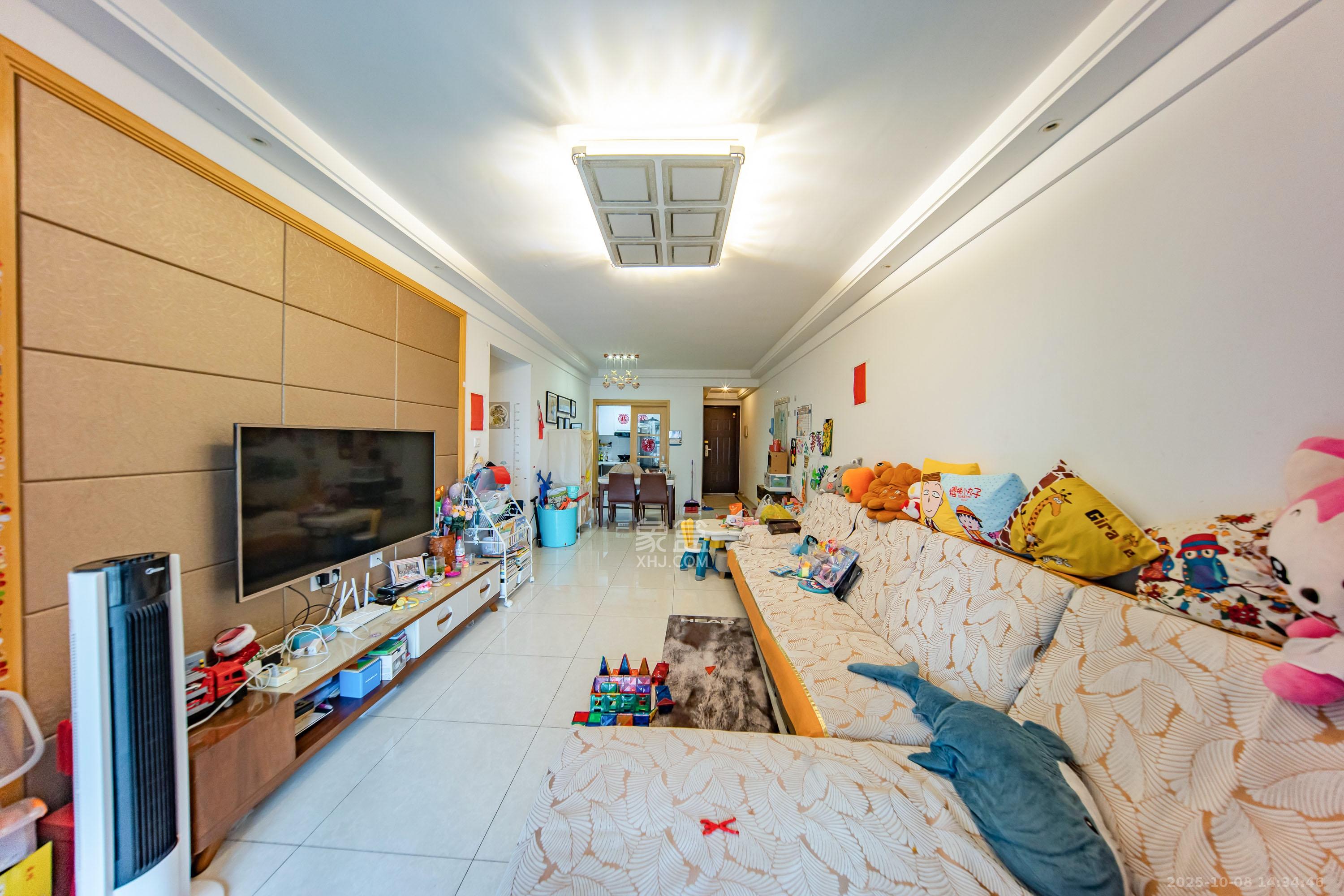 中海国际三期  3室2厅2卫    2200.0元/月 中海国际三期  3室2厅2卫    2200.0元/月室内图