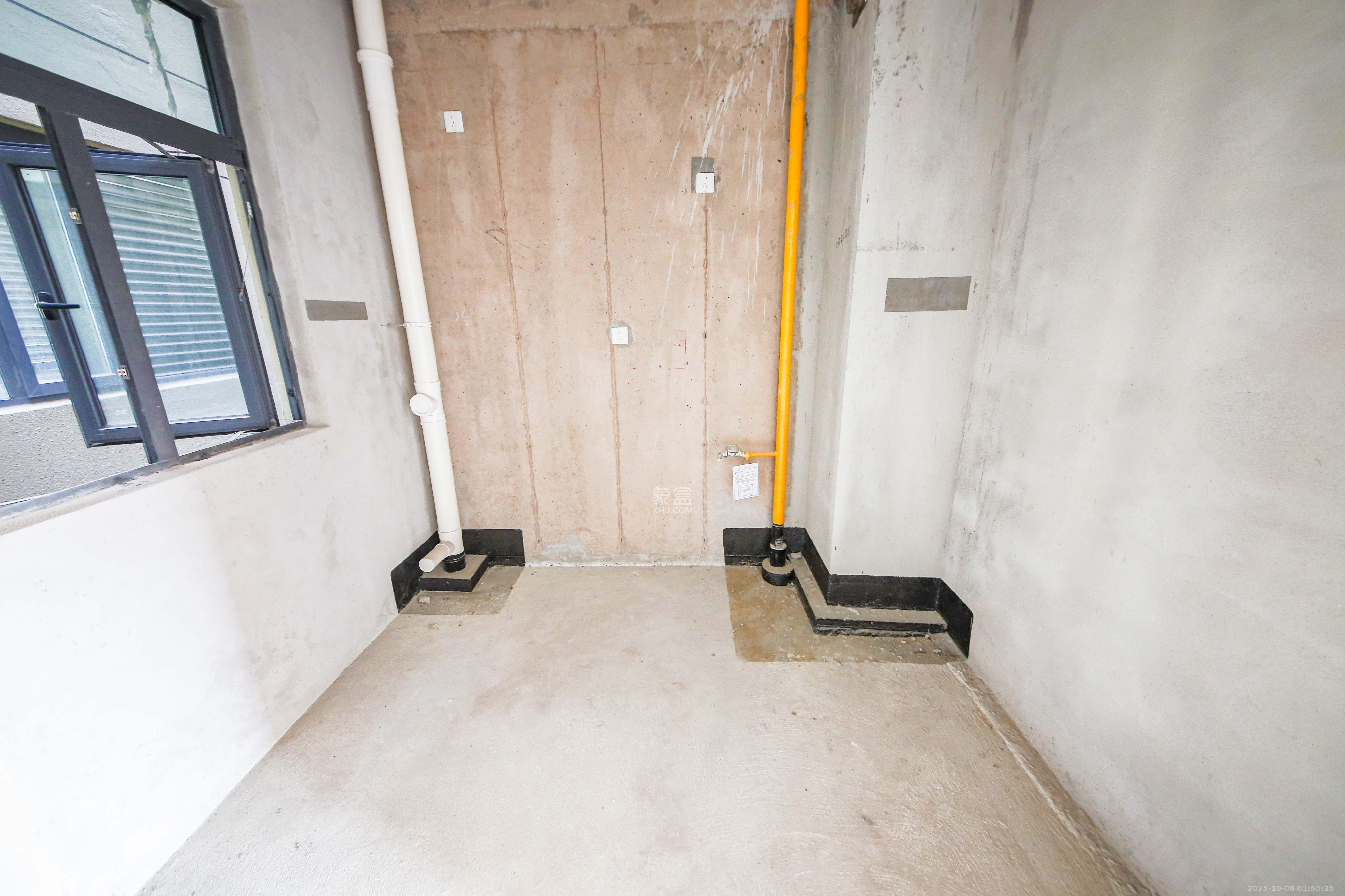 中建钰和城  4室2厅2卫    175.0万厨房