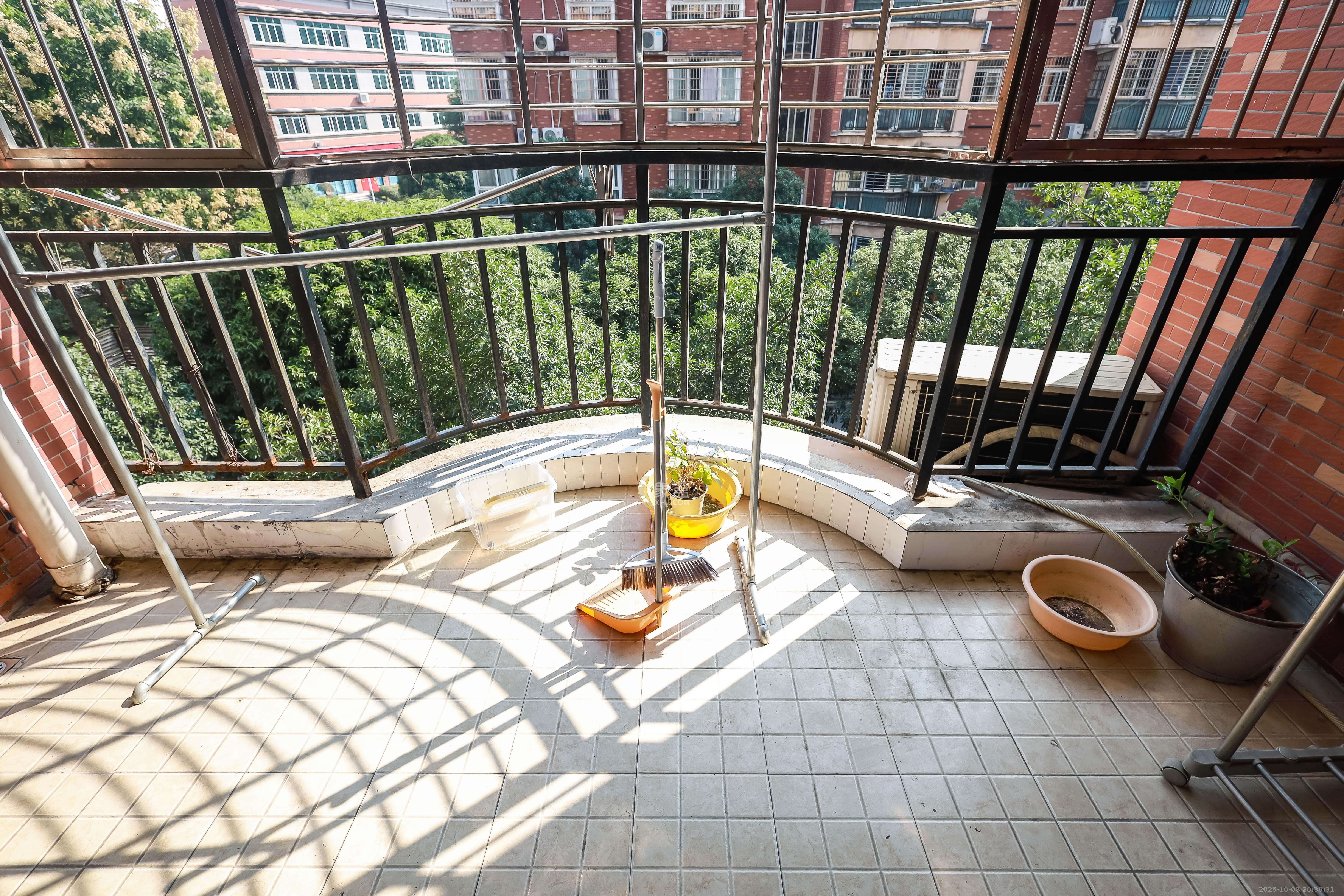 水木兰庭  3室2厅1卫    60.0万阳台