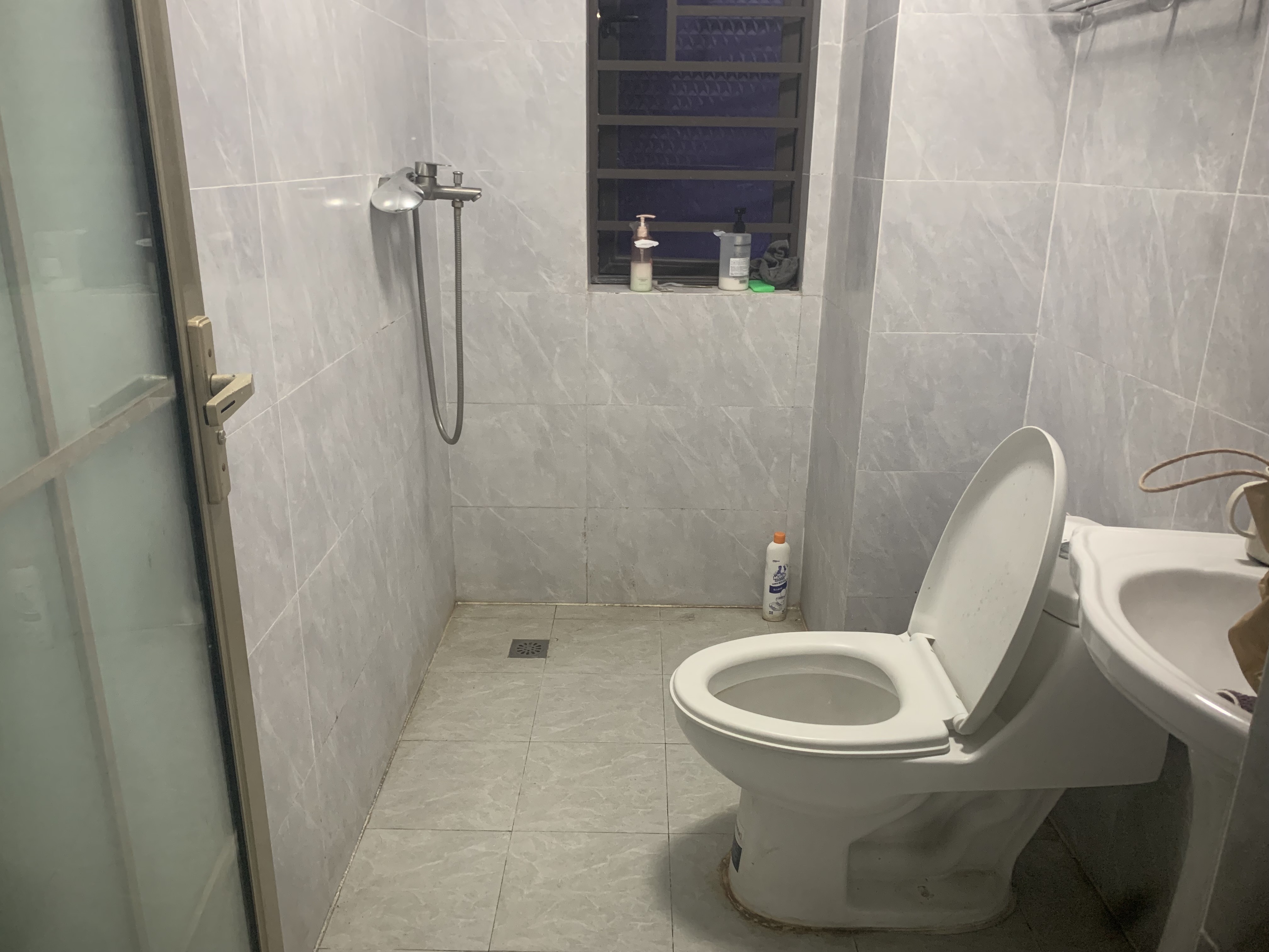 坡博家园五区  2室2厅1卫    2300.0元/月室内图