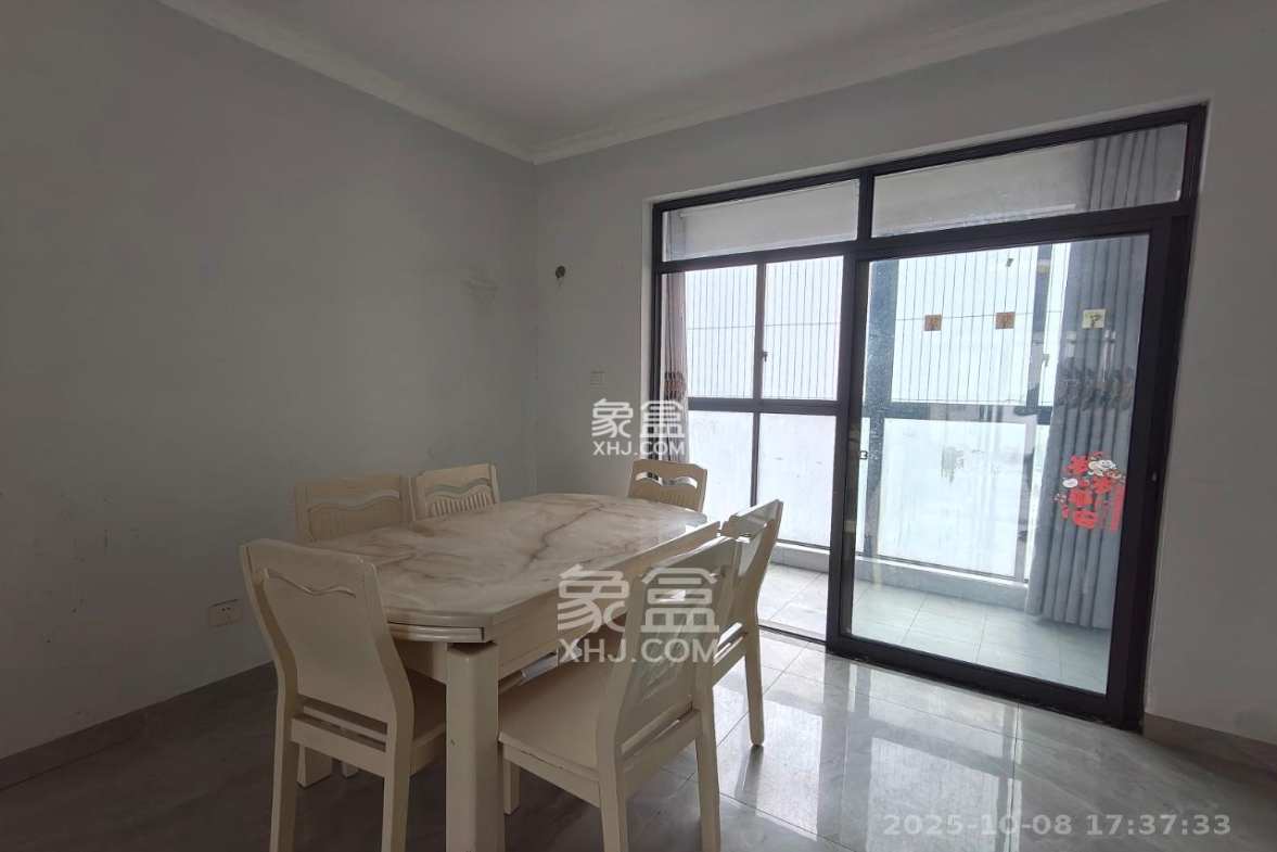 山水蓝天 3室2厅2卫 1700.0元/月 山水蓝天 3室2厅2卫 1700.0元/月室内图