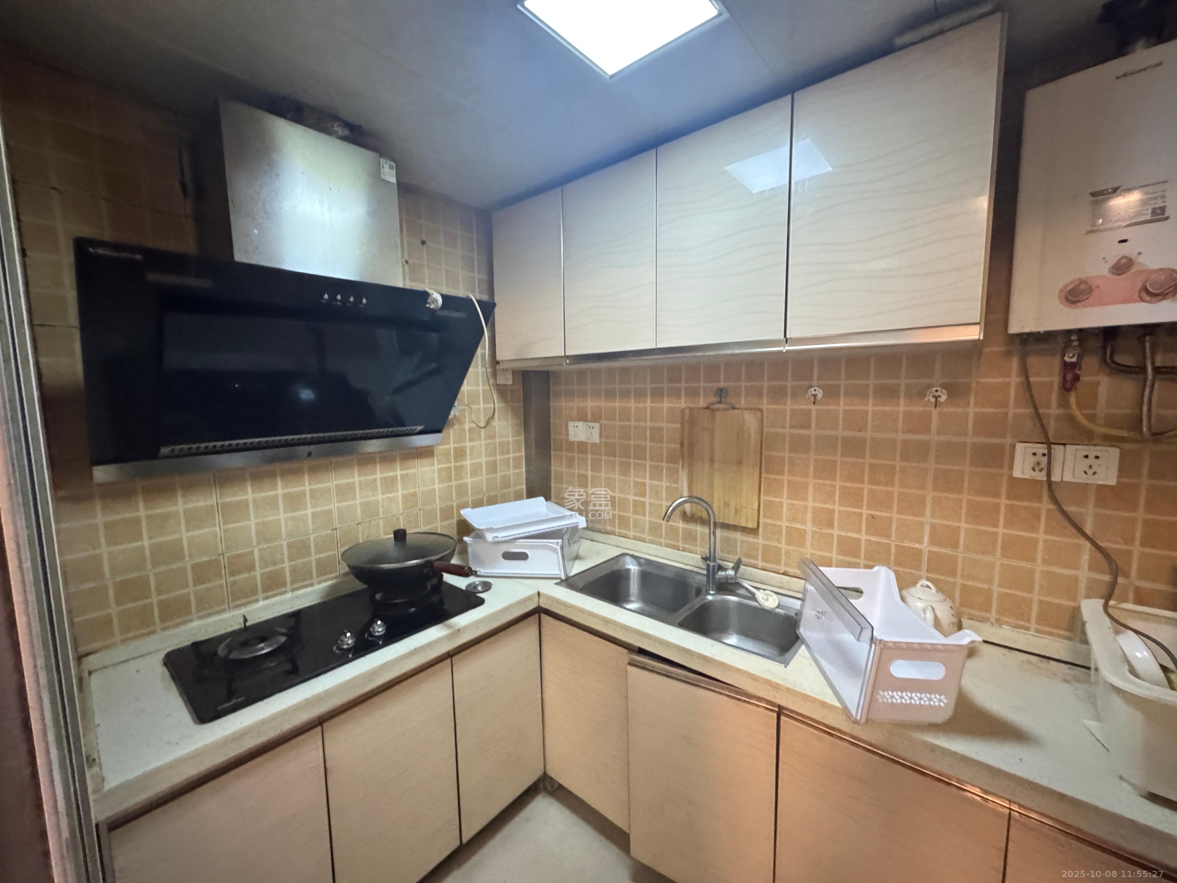 麓山枫情  2室1厅1卫    1800.0元/月 麓山枫情  2室1厅1卫    1800.0元/月室内图