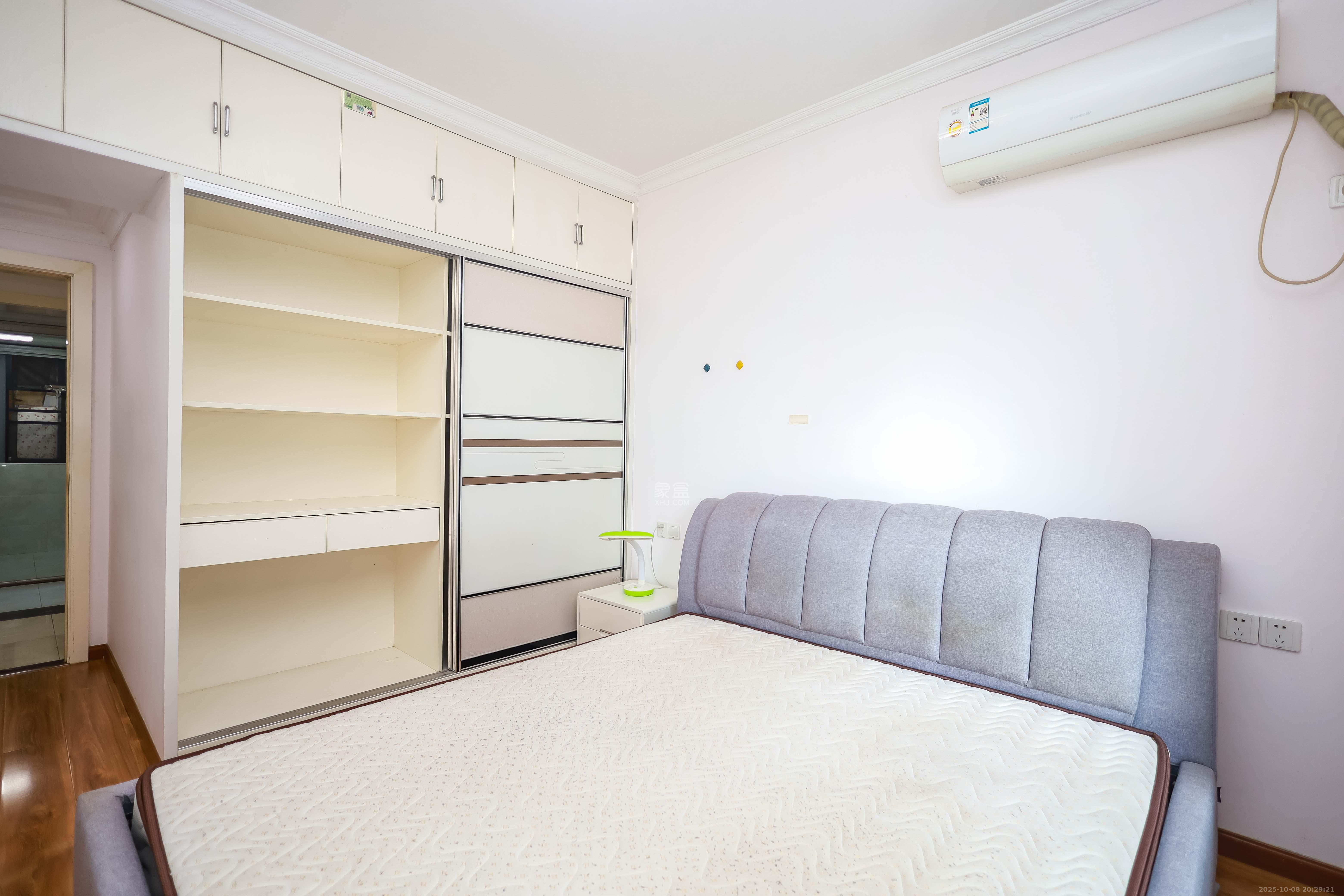 潇湘奥林匹克花园 3室2厅1卫 88.0万 潇湘奥林匹克花园 3室2厅1卫 88.0万卧室