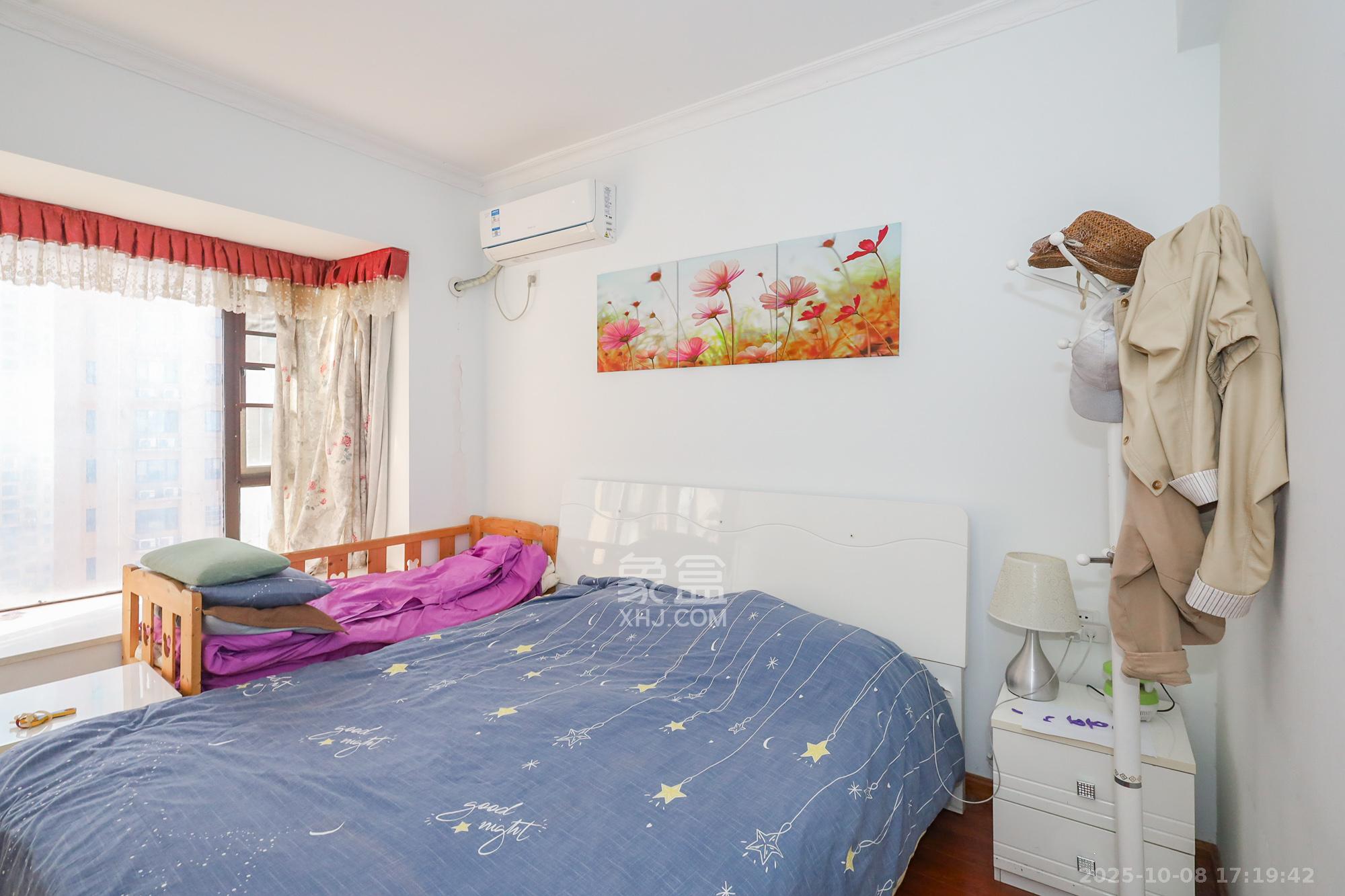 钰龙天下二期(钰龙佳园) 3室2厅2卫 248.0万 钰龙天下二期(钰龙佳园) 3室2厅2卫 248.0万卧室