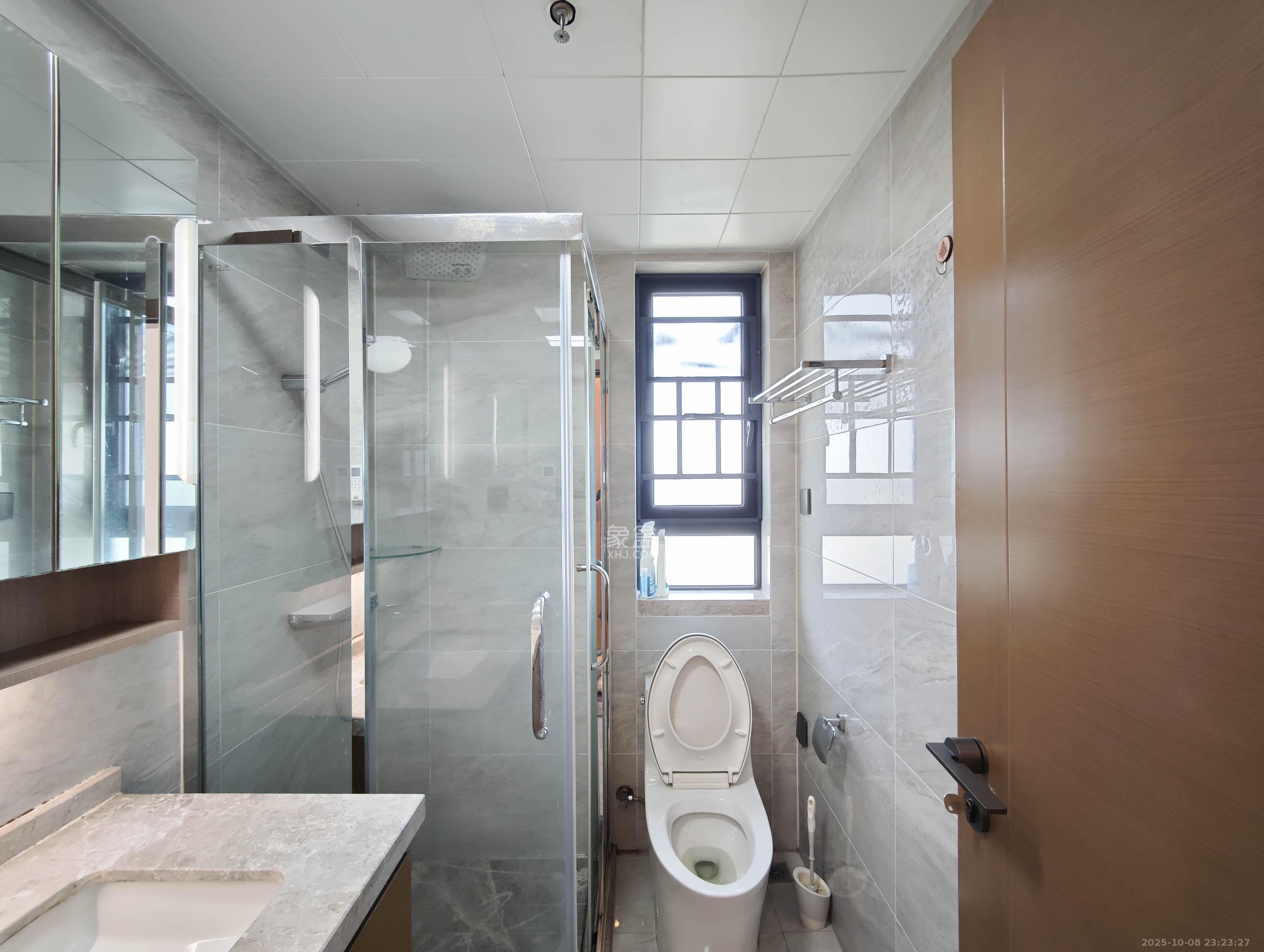 万科魅力之城天阔里 3室2厅2卫 108.0万 万科魅力之城天阔里 3室2厅2卫 108.0万卫生间