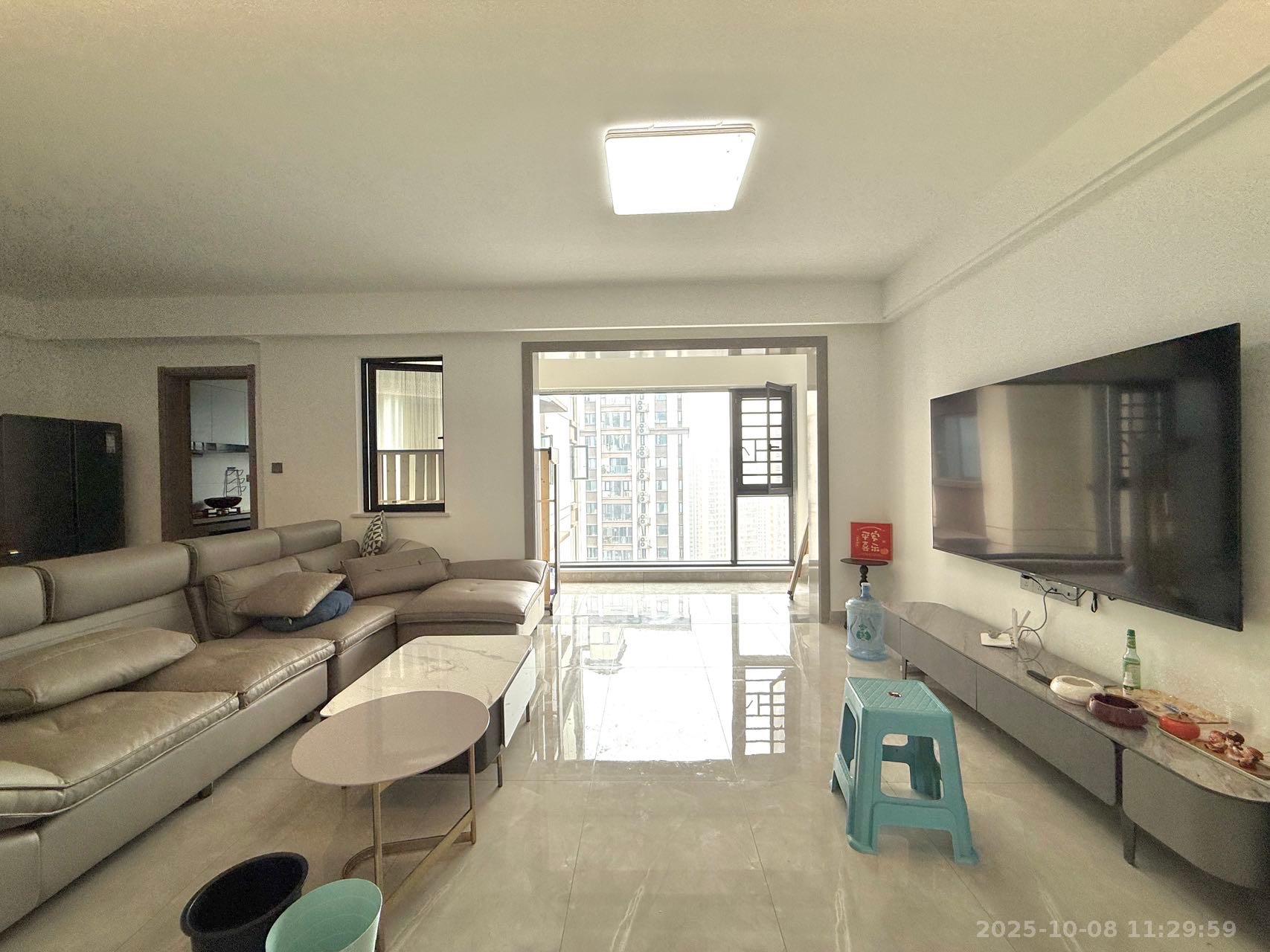 金富湘江悦城  4室2厅2卫    3300.0元/月 金富湘江悦城  4室2厅2卫    3300.0元/月