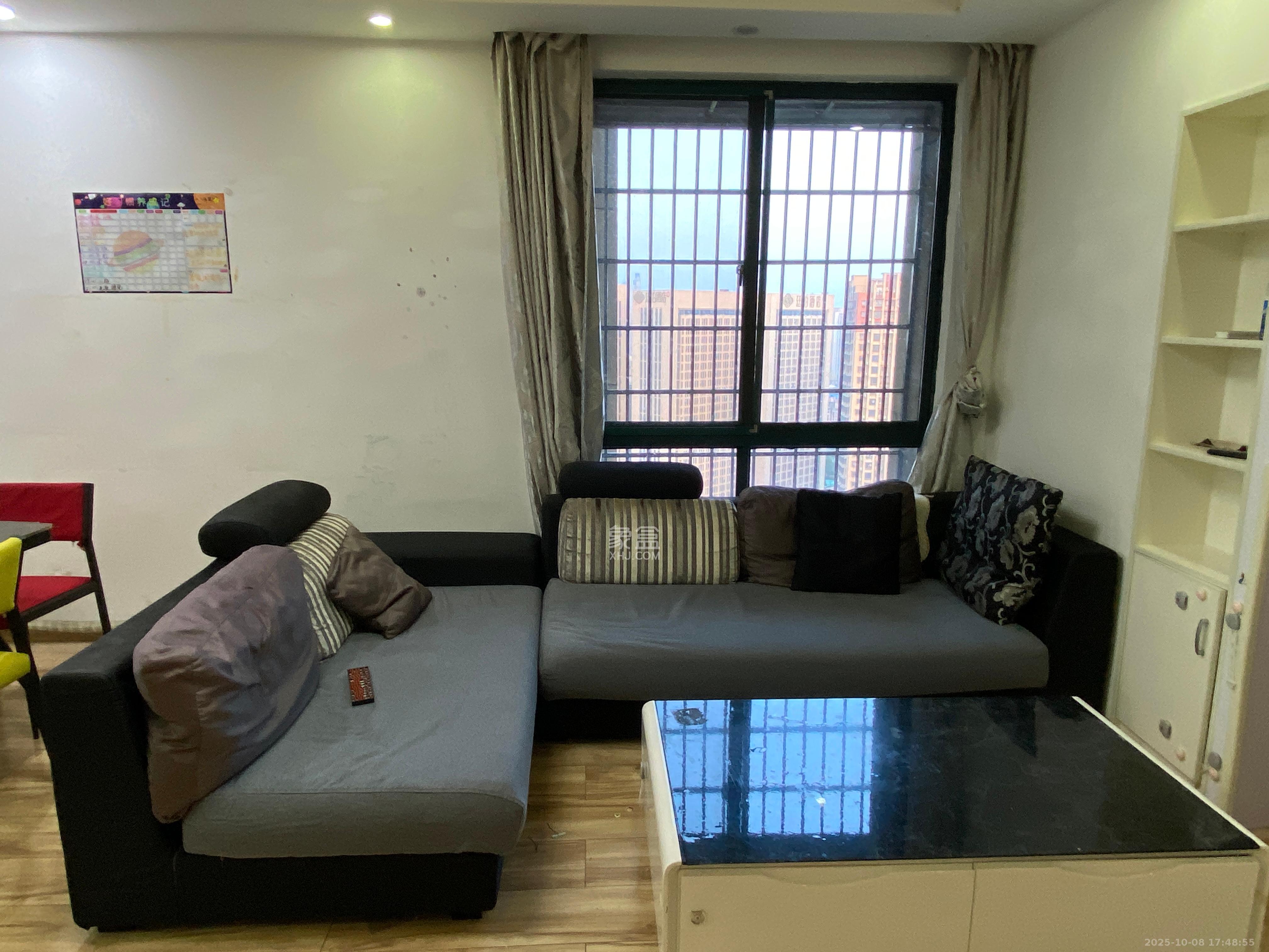 尊邸华庭 2室2厅1卫 2300.0元/月 尊邸华庭 2室2厅1卫 2300.0元/月室内图