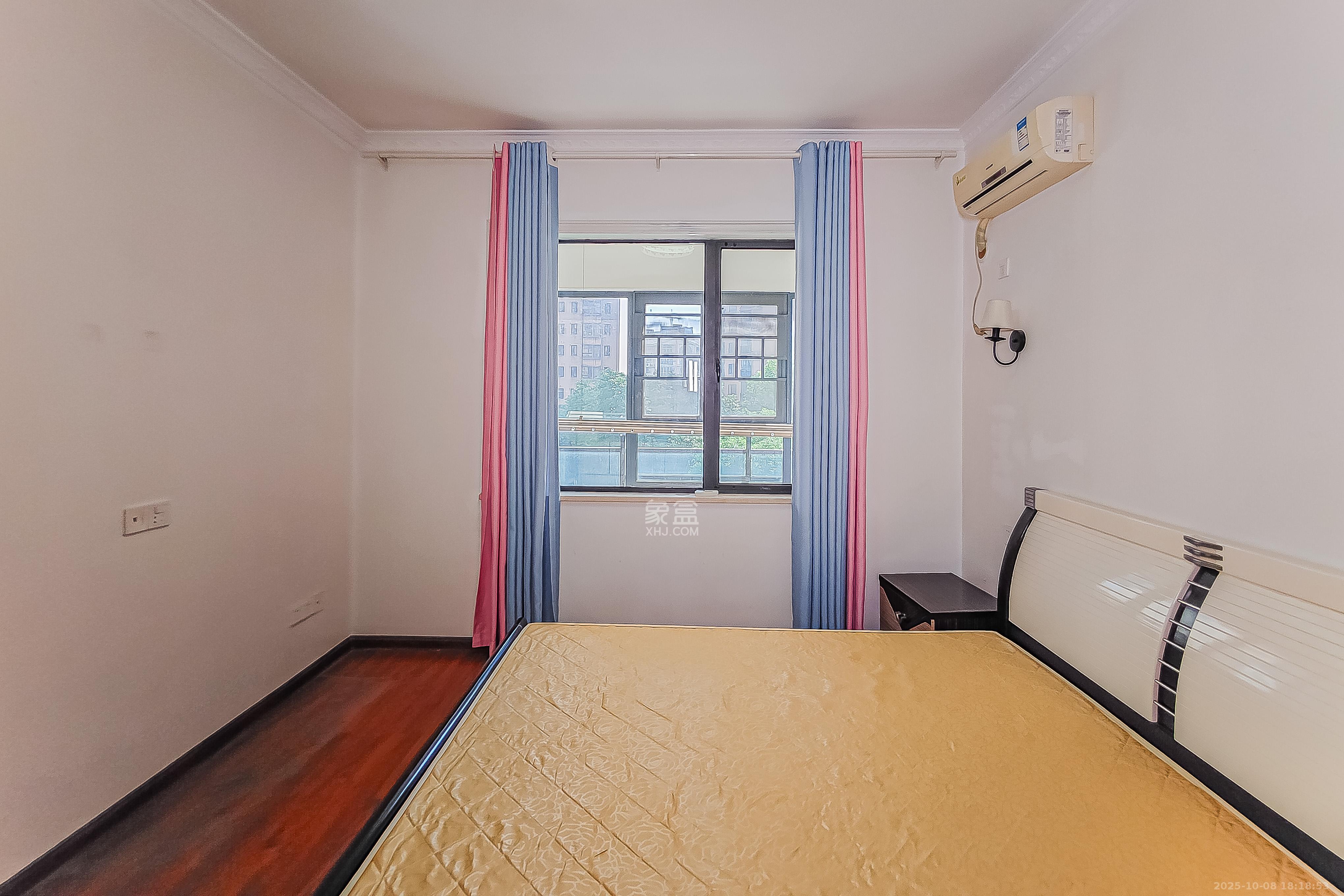 兴威帕克水岸 3室2厅2卫 97.0万 兴威帕克水岸 3室2厅2卫 97.0万卧室