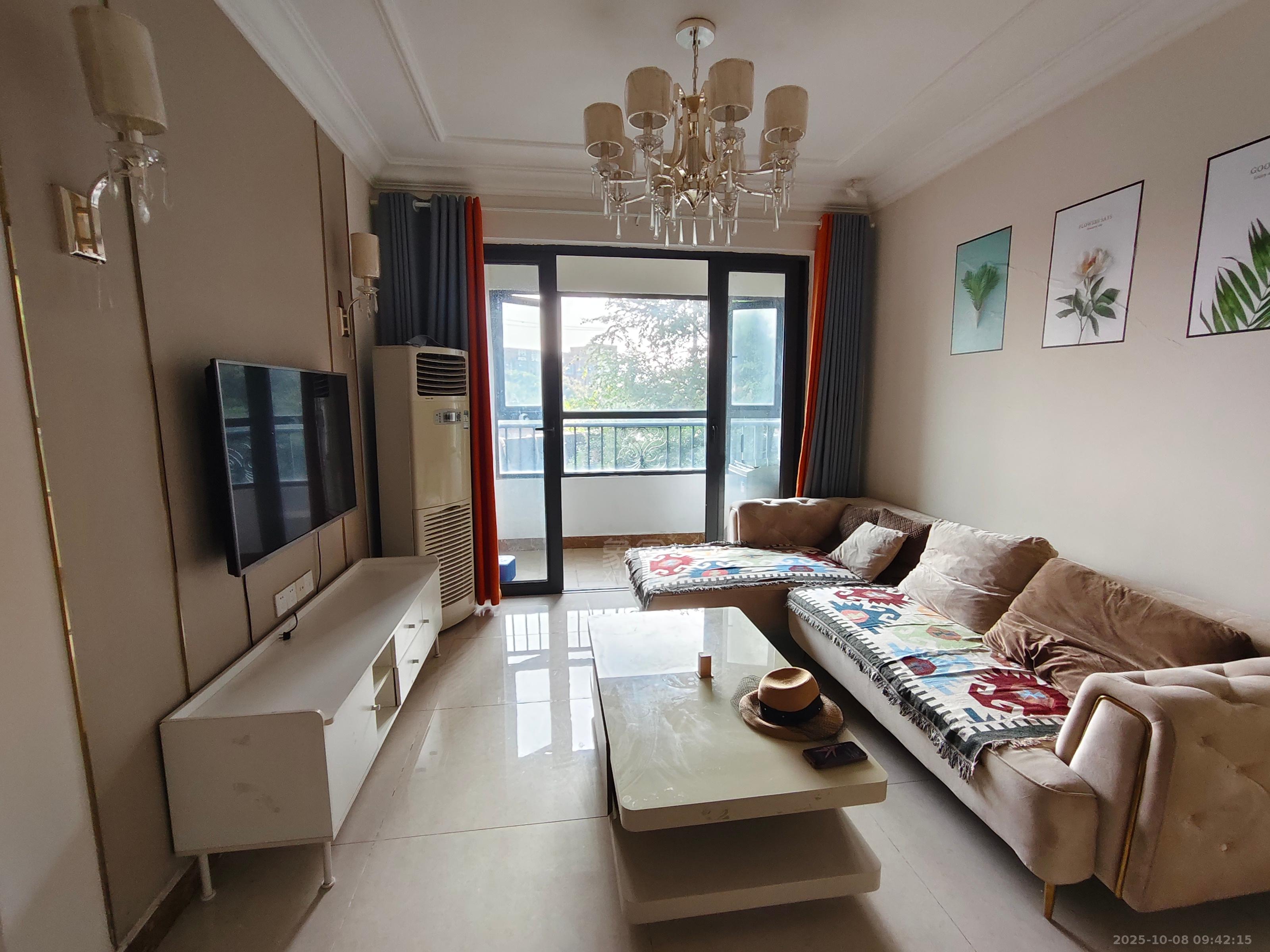 恒大华府  2室2厅1卫    2100.0元/月室内图