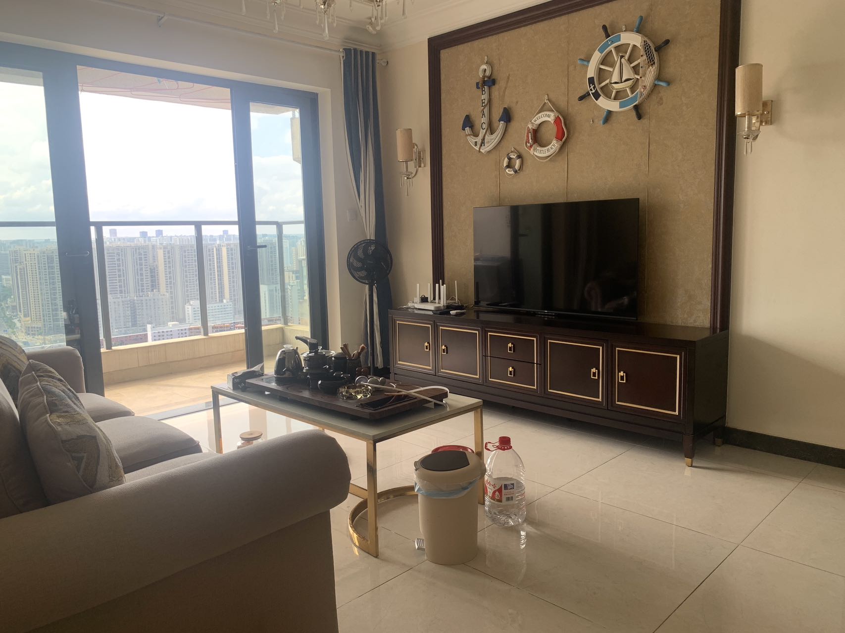 恒大外滩  2室2厅1卫    150.0万客厅