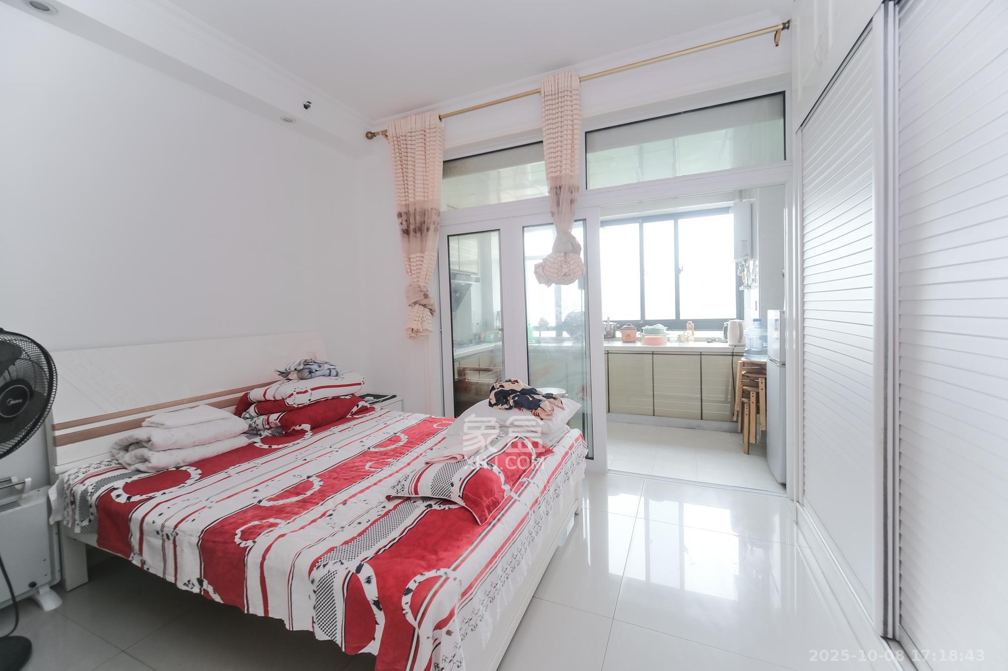 山水湾  1室1厅1卫    32.8万卧室