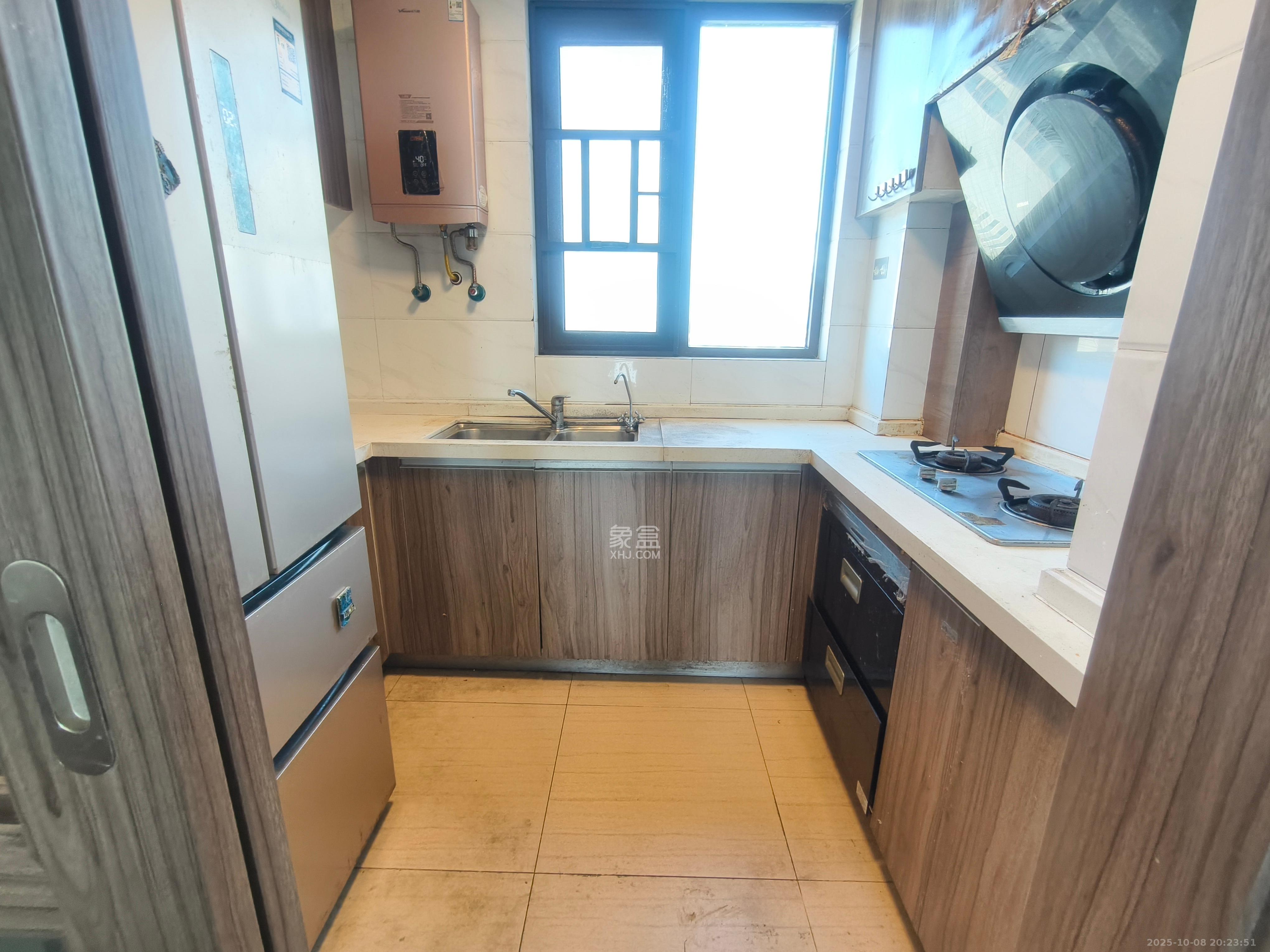 碧桂园星城首府  3室2厅2卫    2800.0元/月室内图